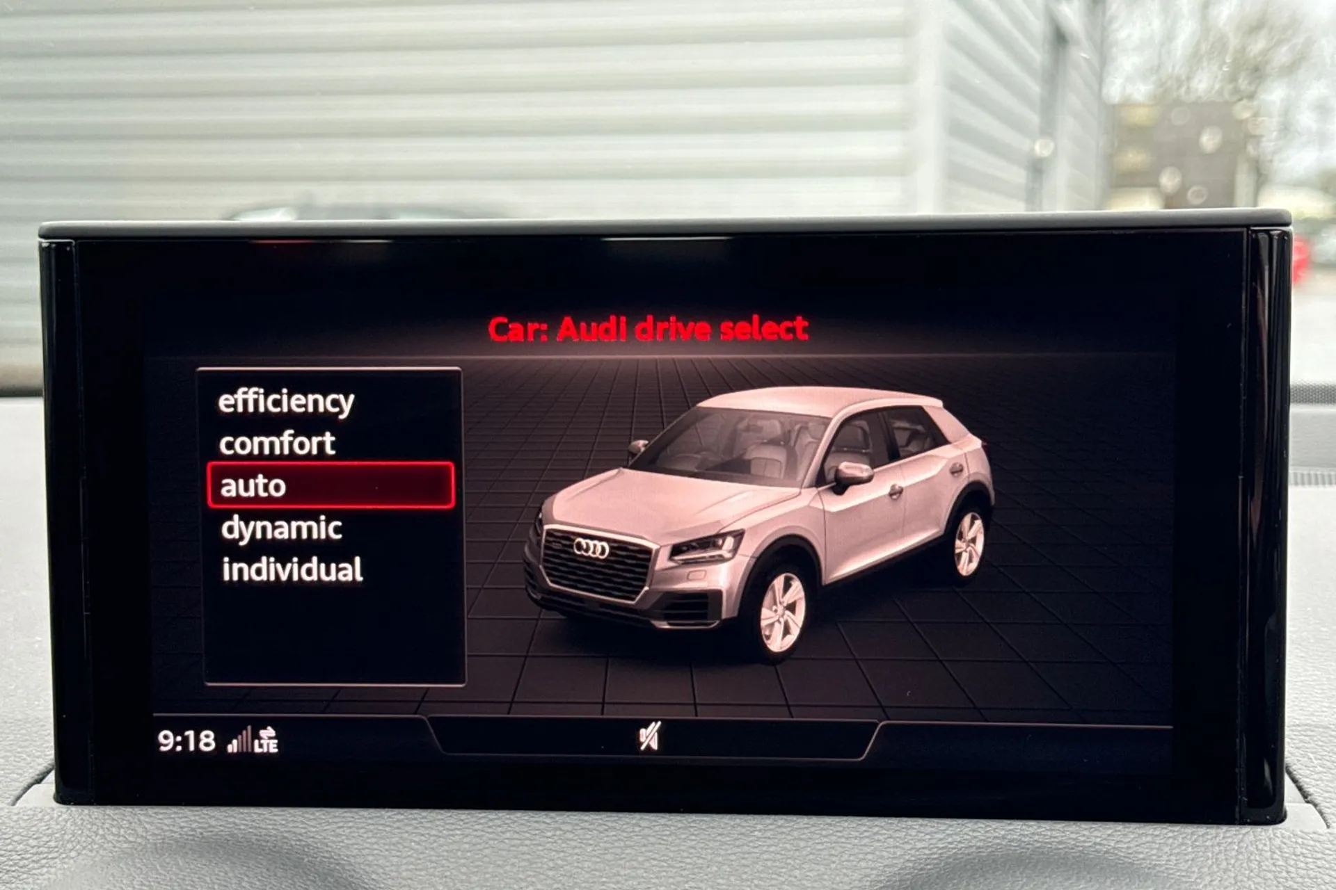 Audi Q2 thumbnail image number 21