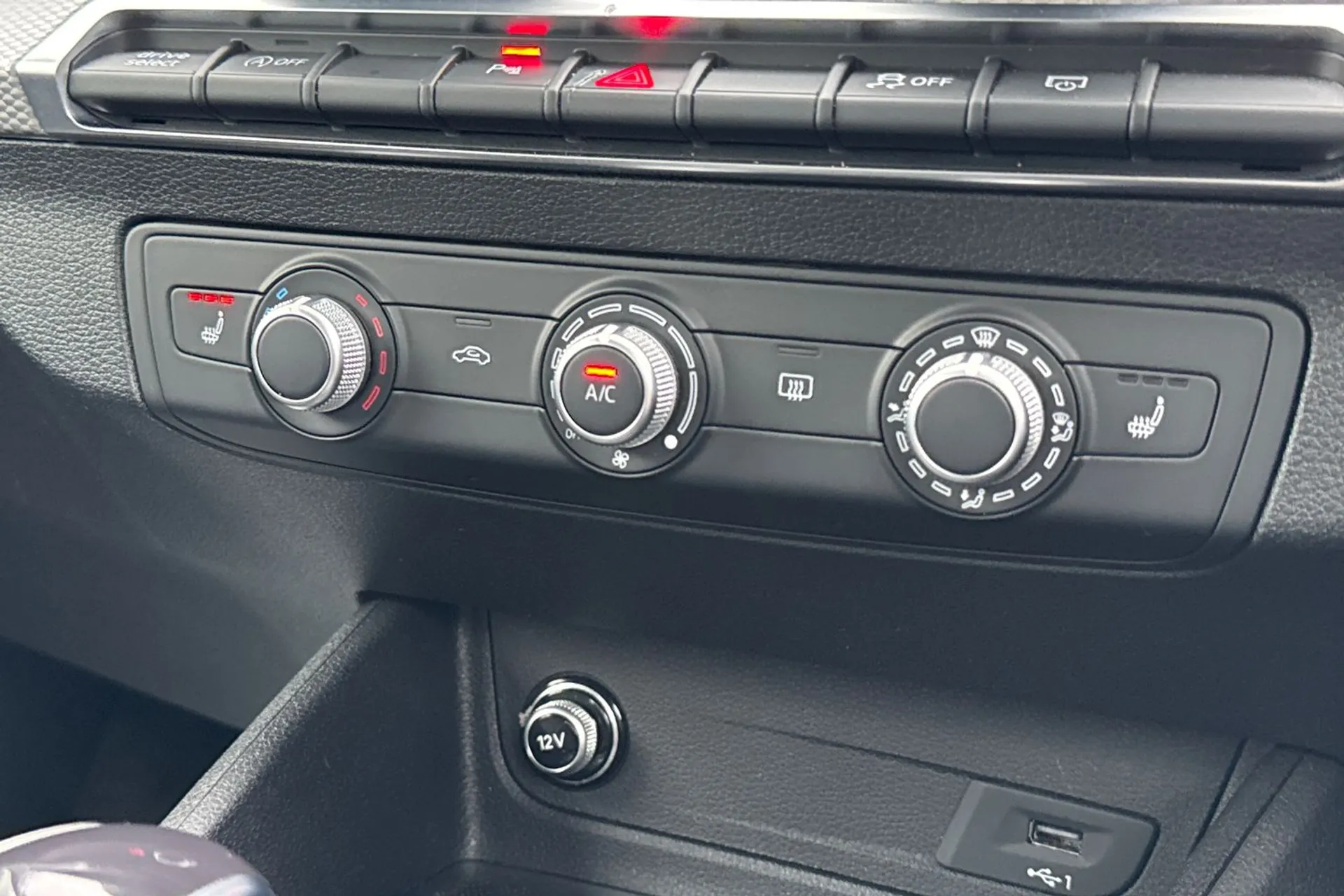 Audi Q2 thumbnail image number 26