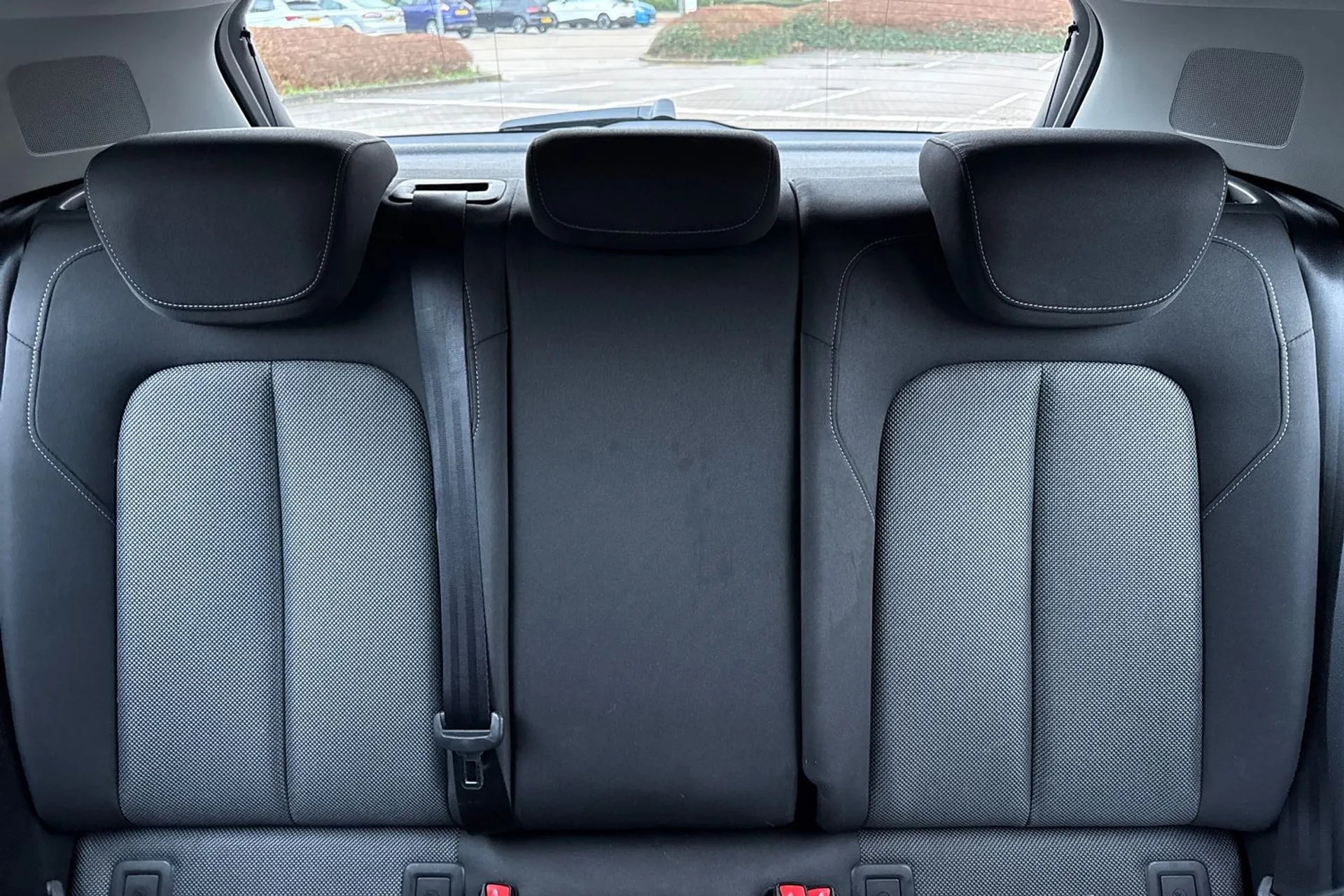 Audi Q2 thumbnail image number 41