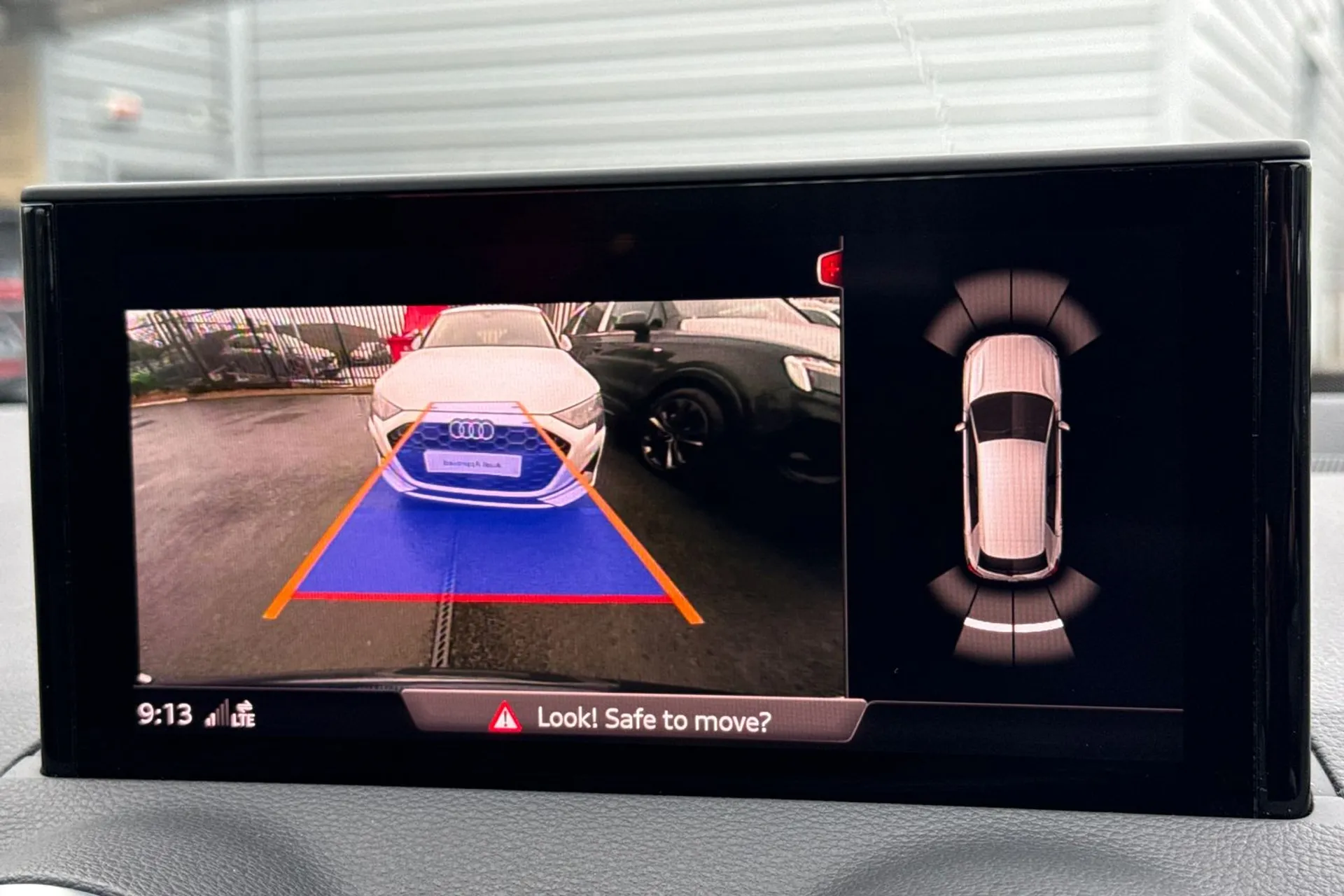 Audi Q2 thumbnail image number 6