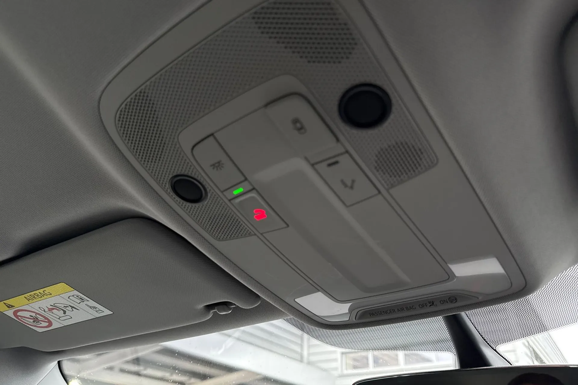 Audi Q2 thumbnail image number 18