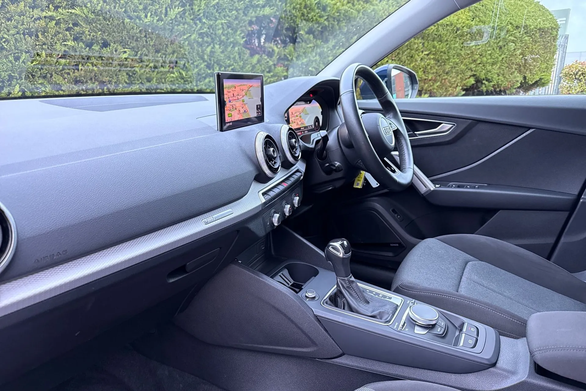 Audi Q2 thumbnail image number 9