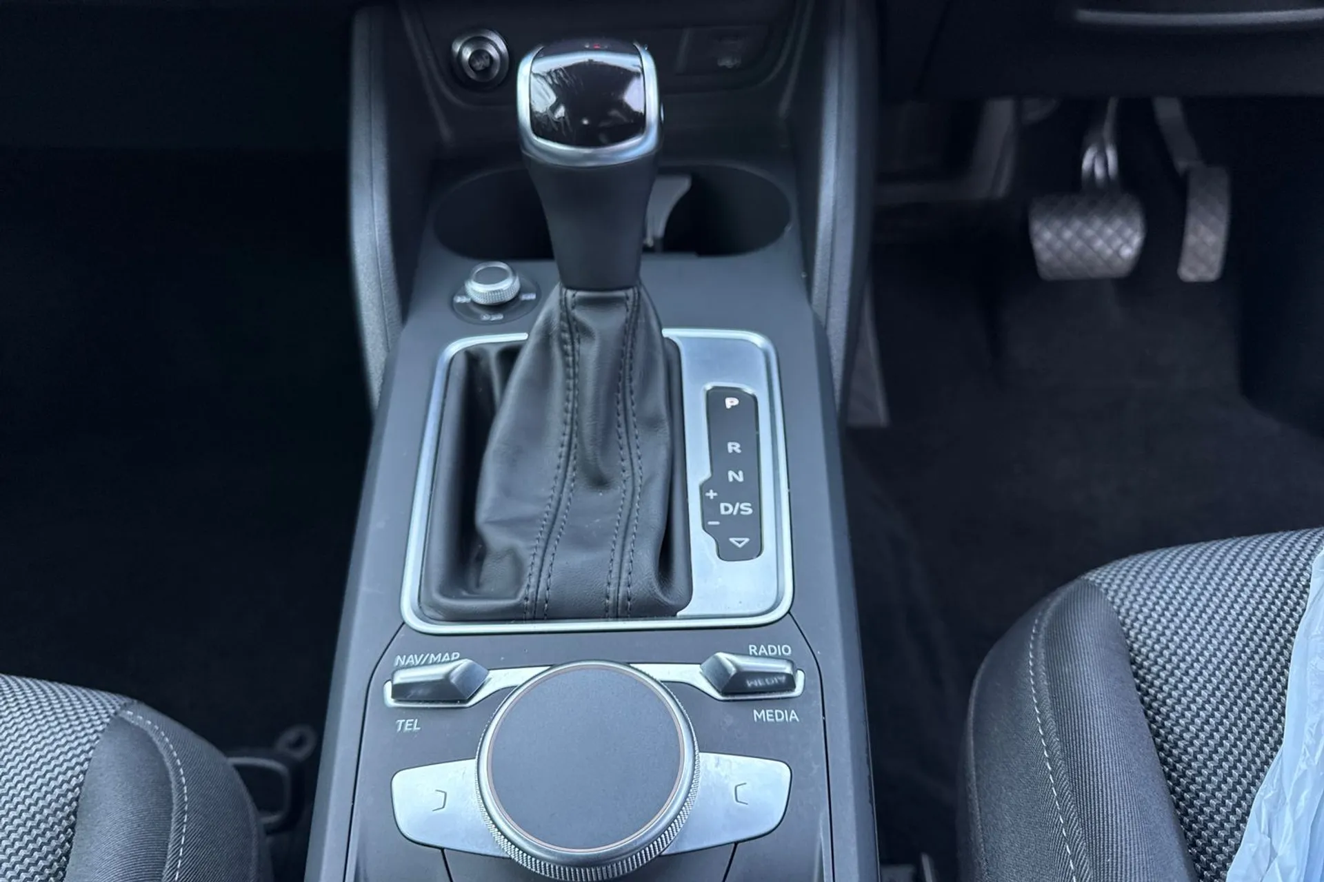 Audi Q2 thumbnail image number 29