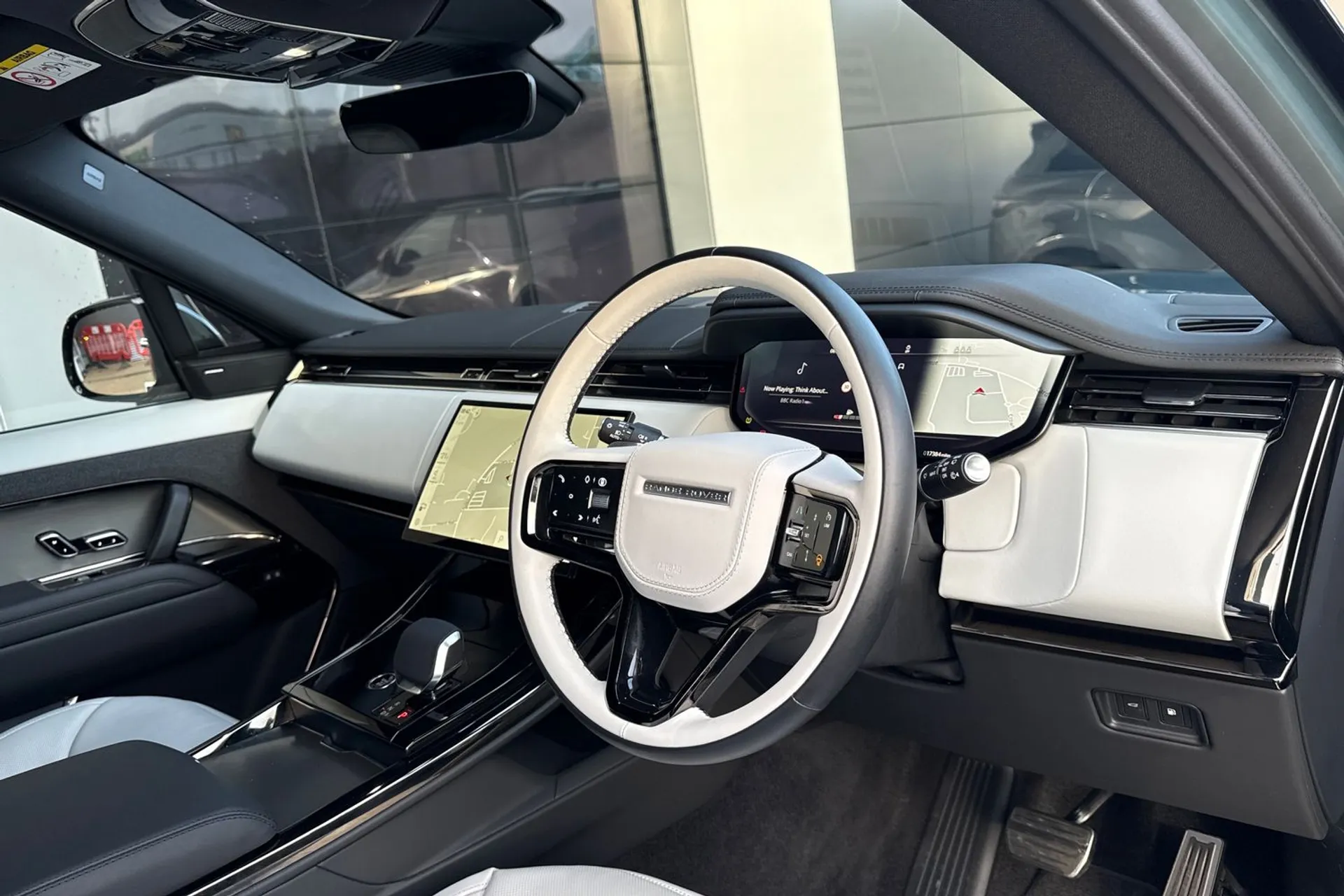 LAND ROVER RANGE ROVER SPORT thumbnail image number 16