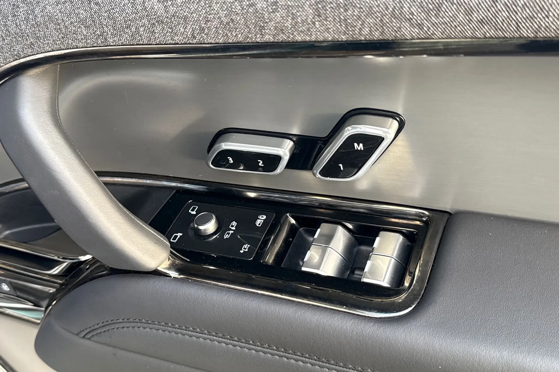 LAND ROVER RANGE ROVER SPORT thumbnail image number 21