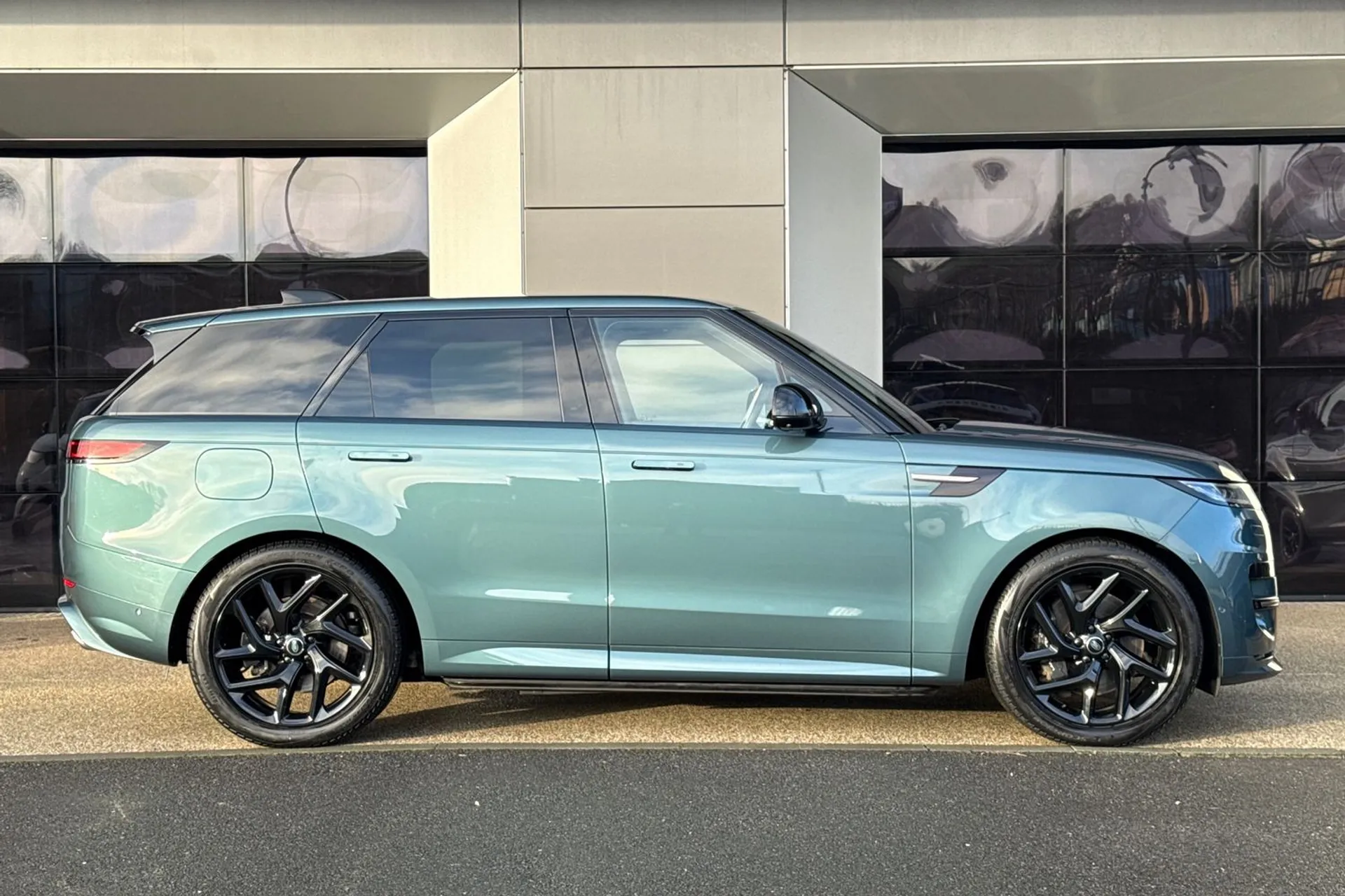 LAND ROVER RANGE ROVER SPORT thumbnail image number 2