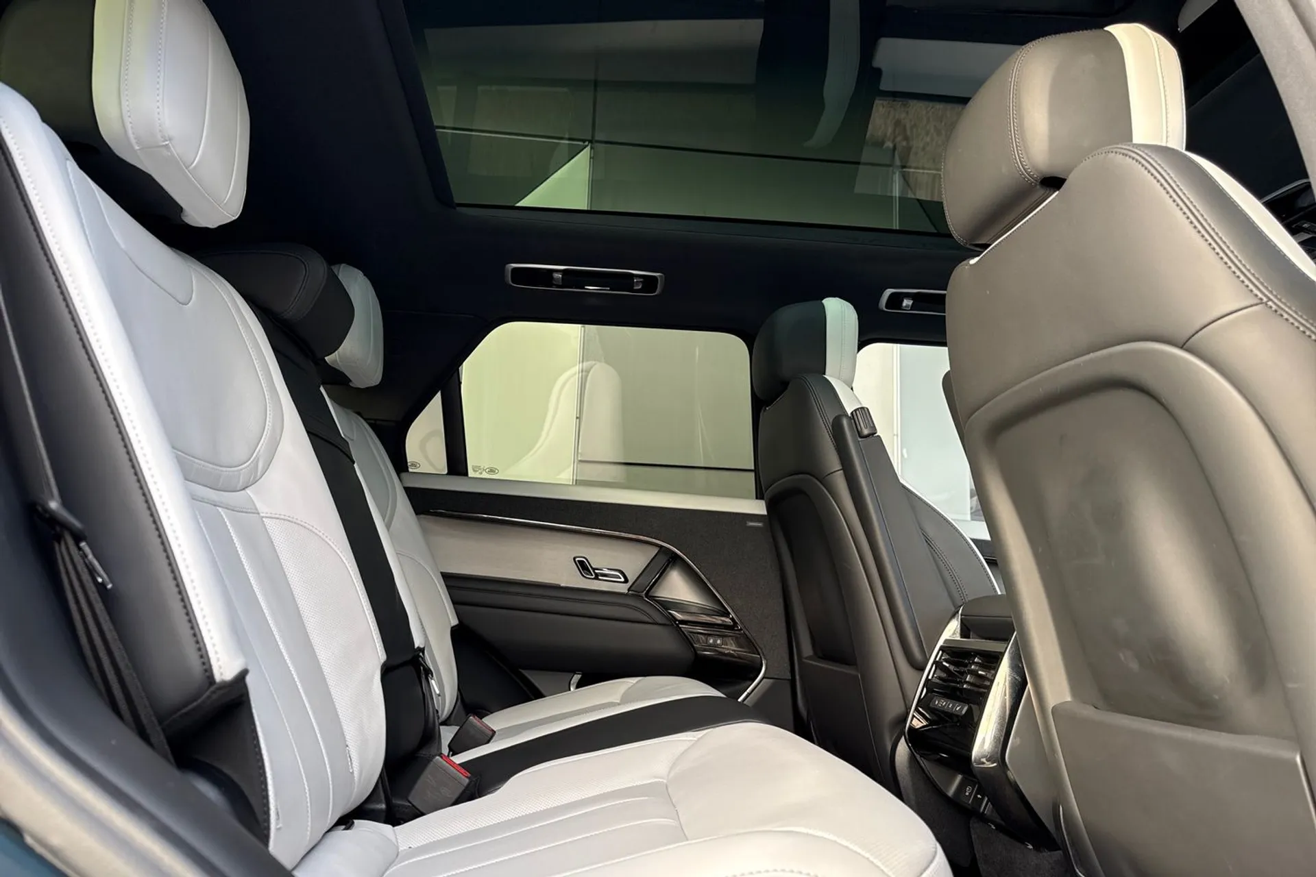 LAND ROVER RANGE ROVER SPORT thumbnail image number 37