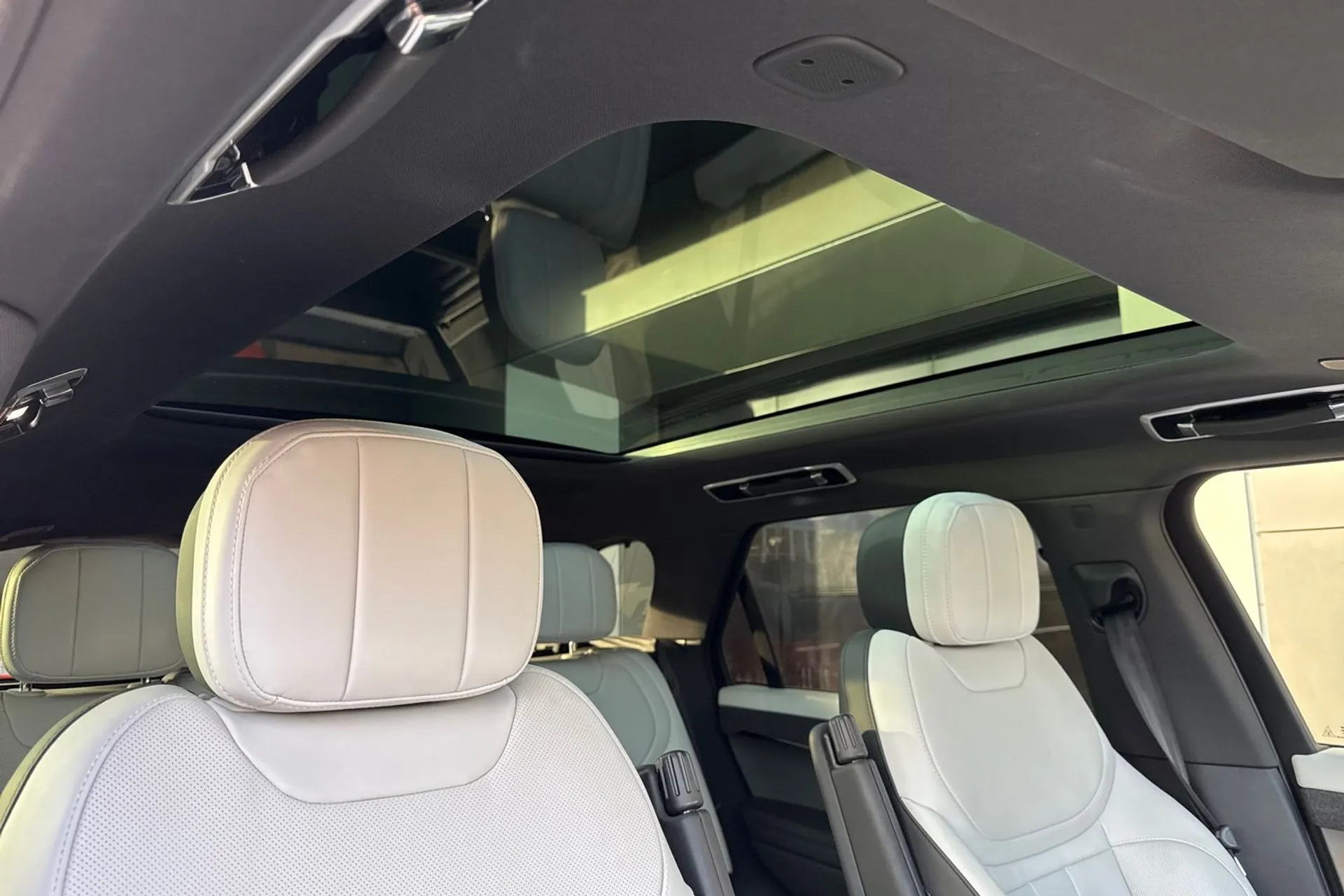 LAND ROVER RANGE ROVER SPORT thumbnail image number 10