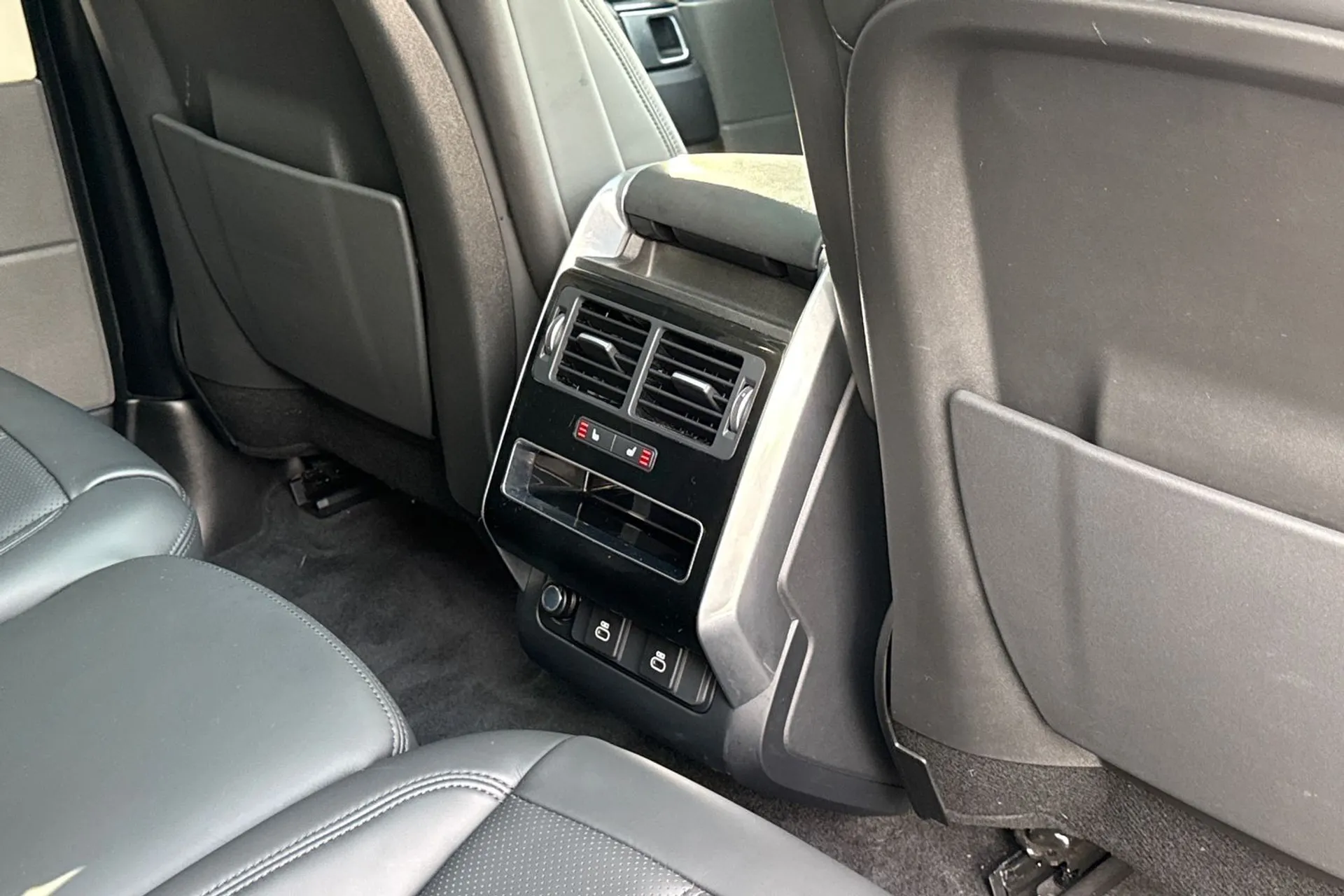 LAND ROVER RANGE ROVER SPORT thumbnail image number 38