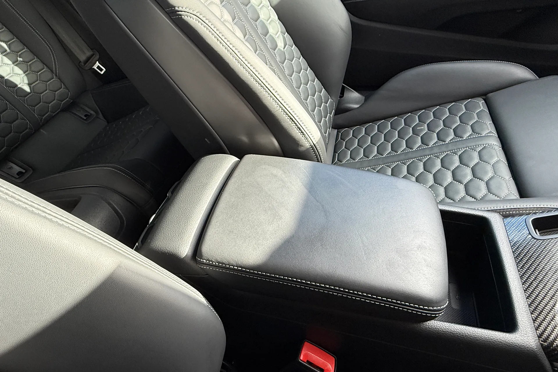 Audi RS5 thumbnail image number 37