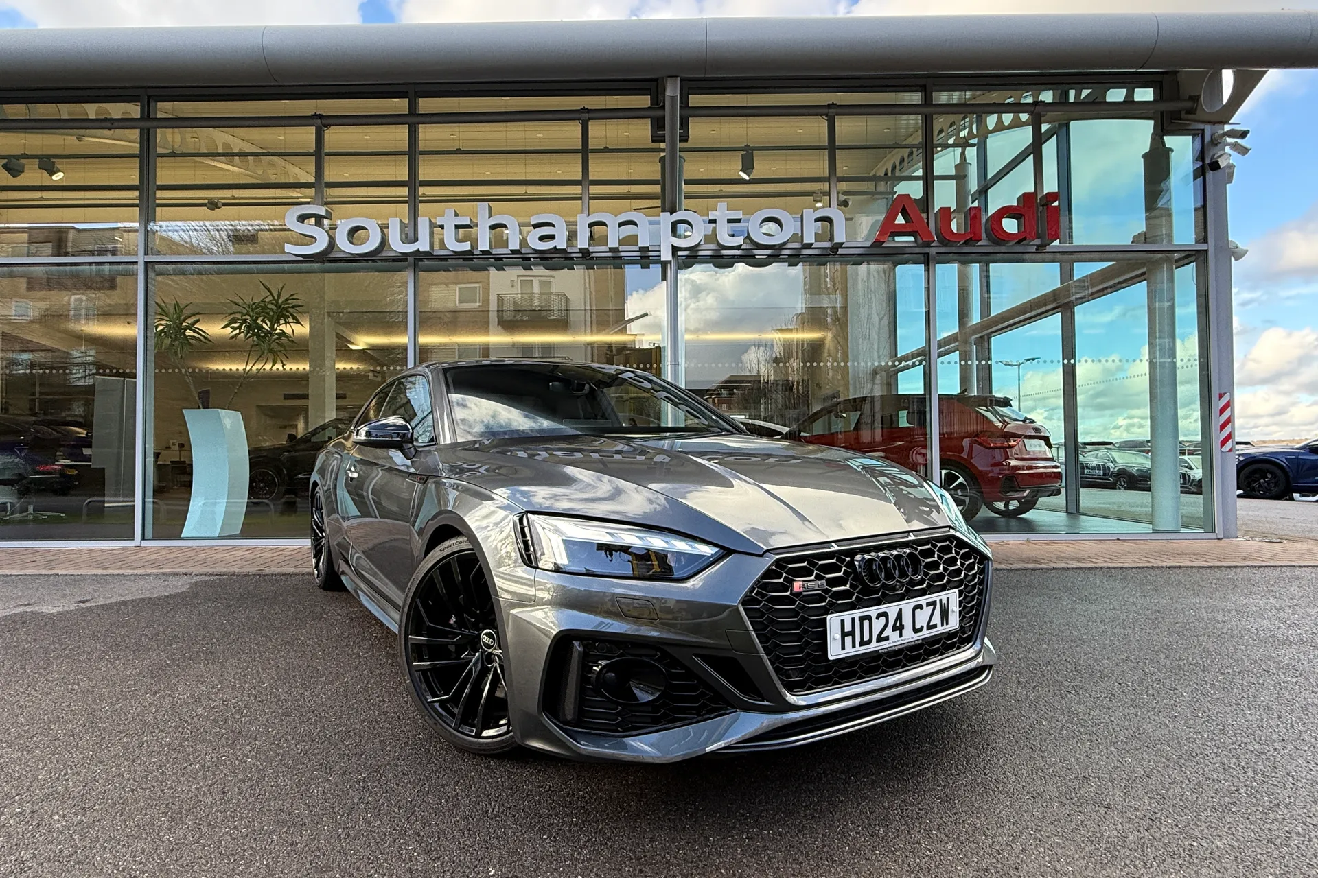 Audi RS5 focused image