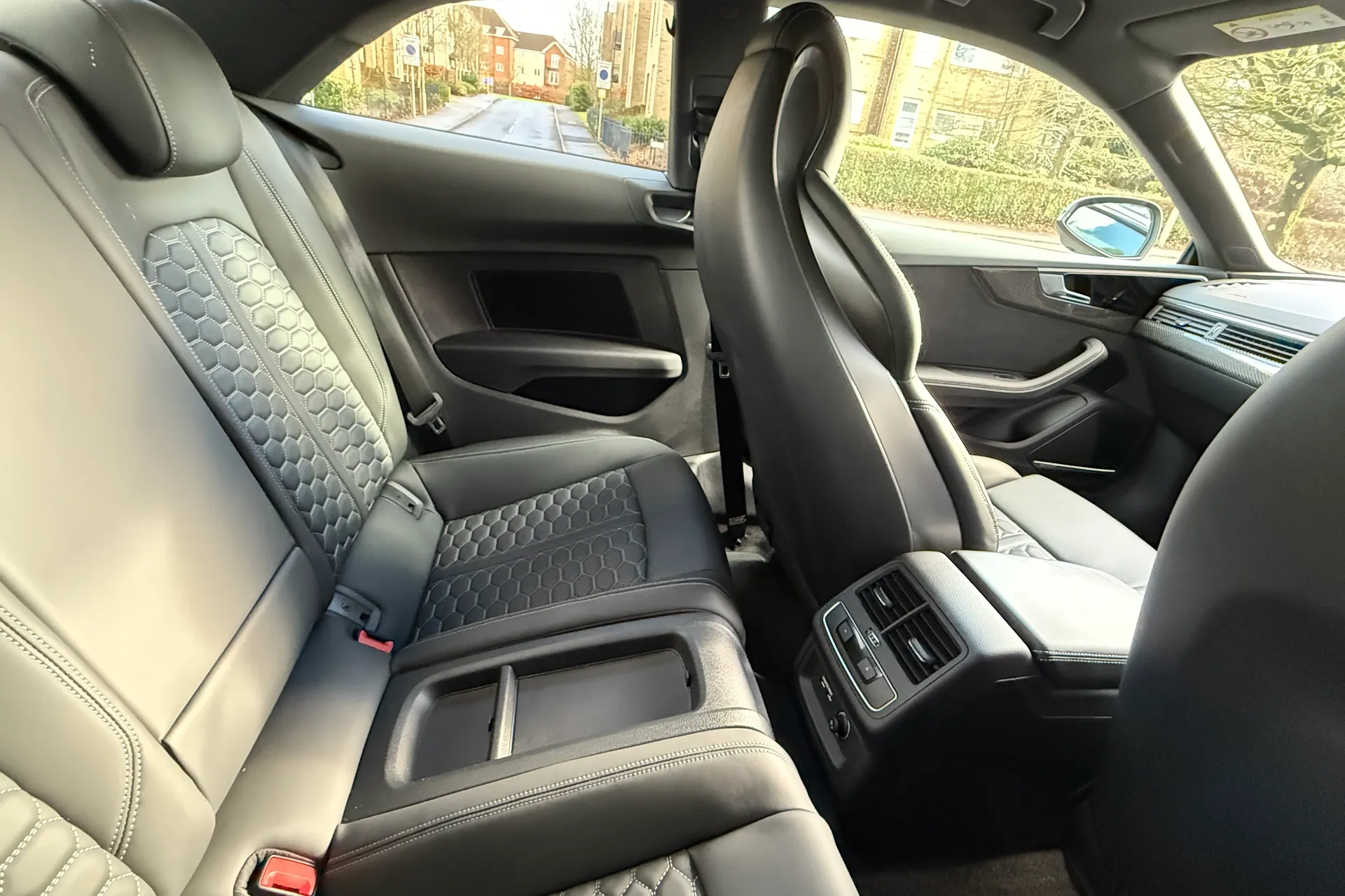 Audi RS5 thumbnail image number 50