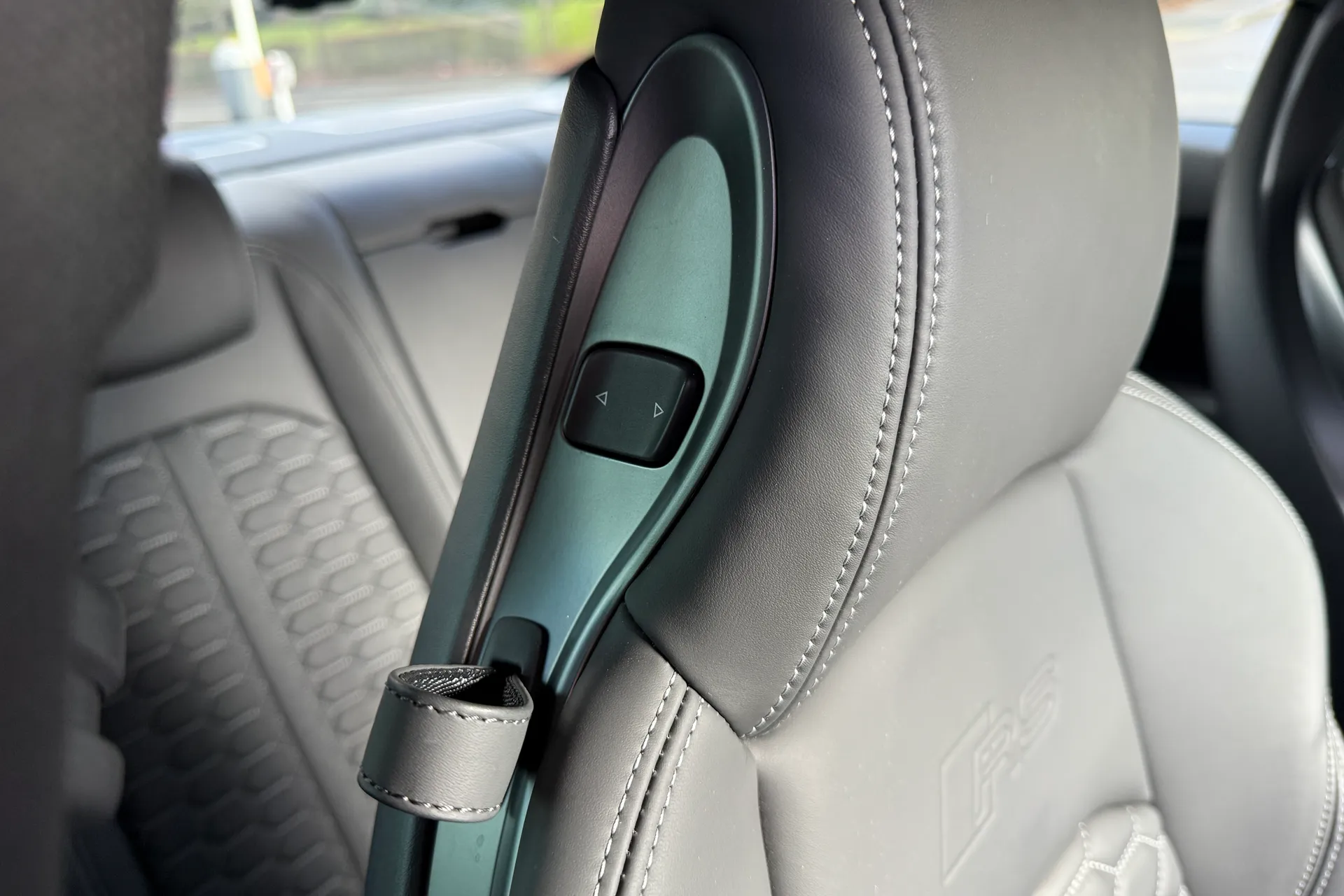 Audi RS5 thumbnail image number 45