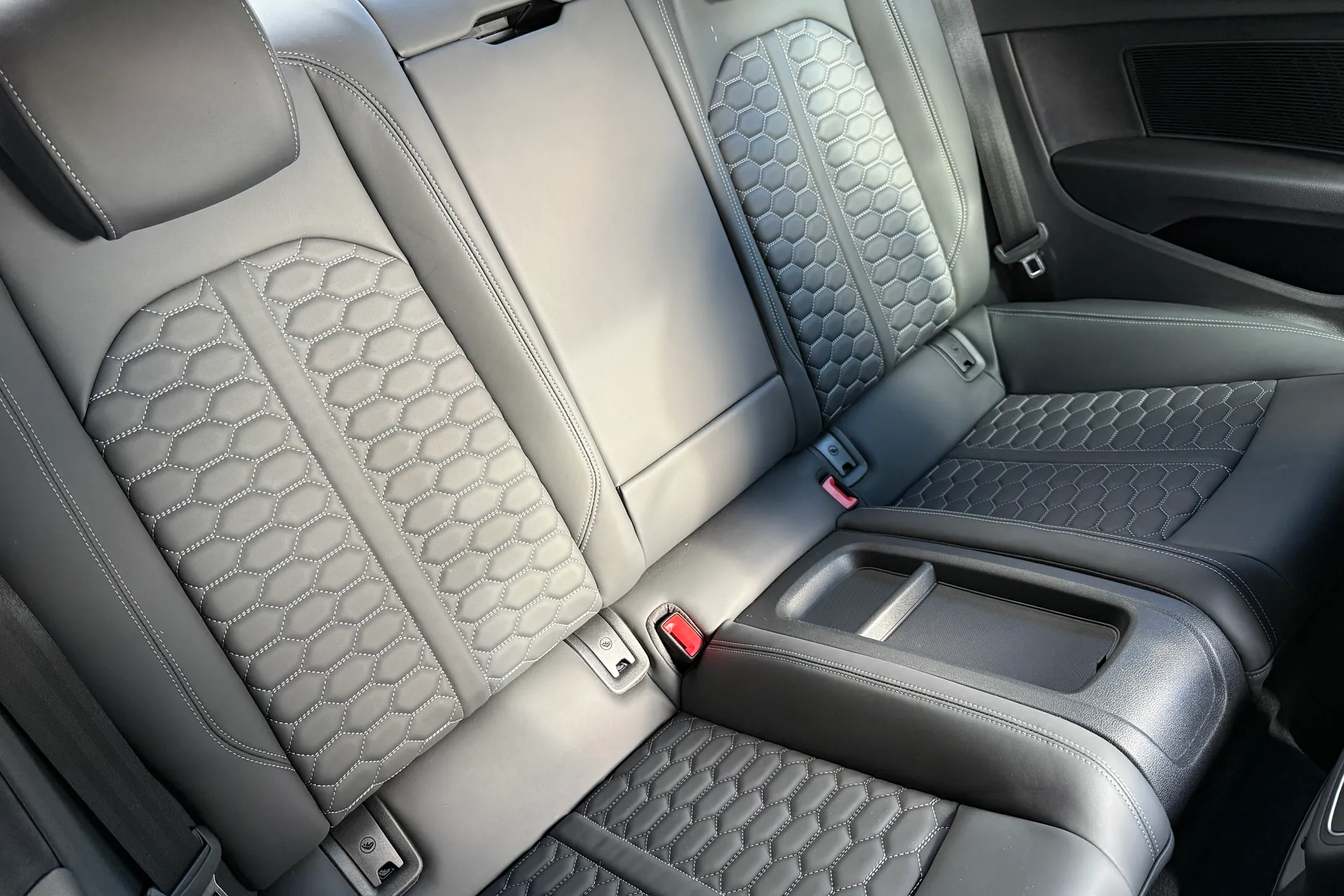 Audi RS5 thumbnail image number 46