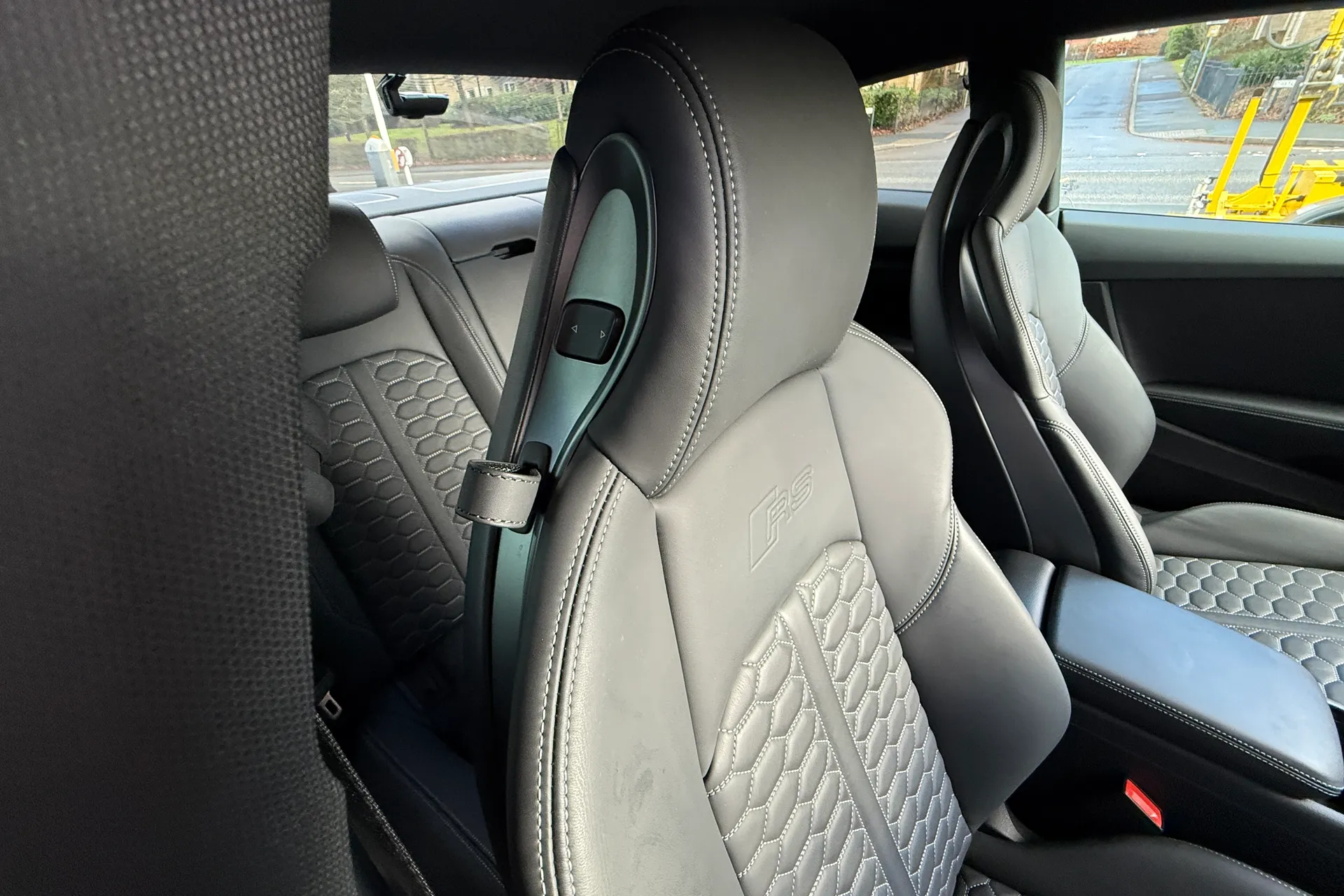 Audi RS5 thumbnail image number 44