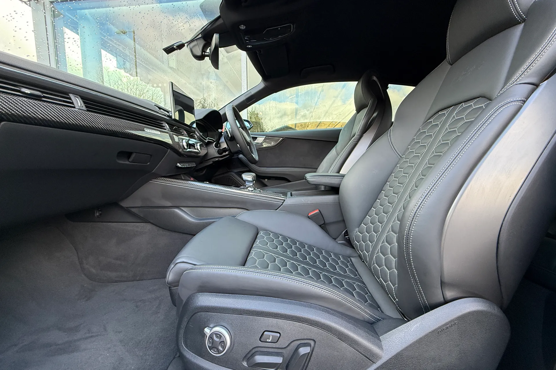 Audi RS5 thumbnail image number 47