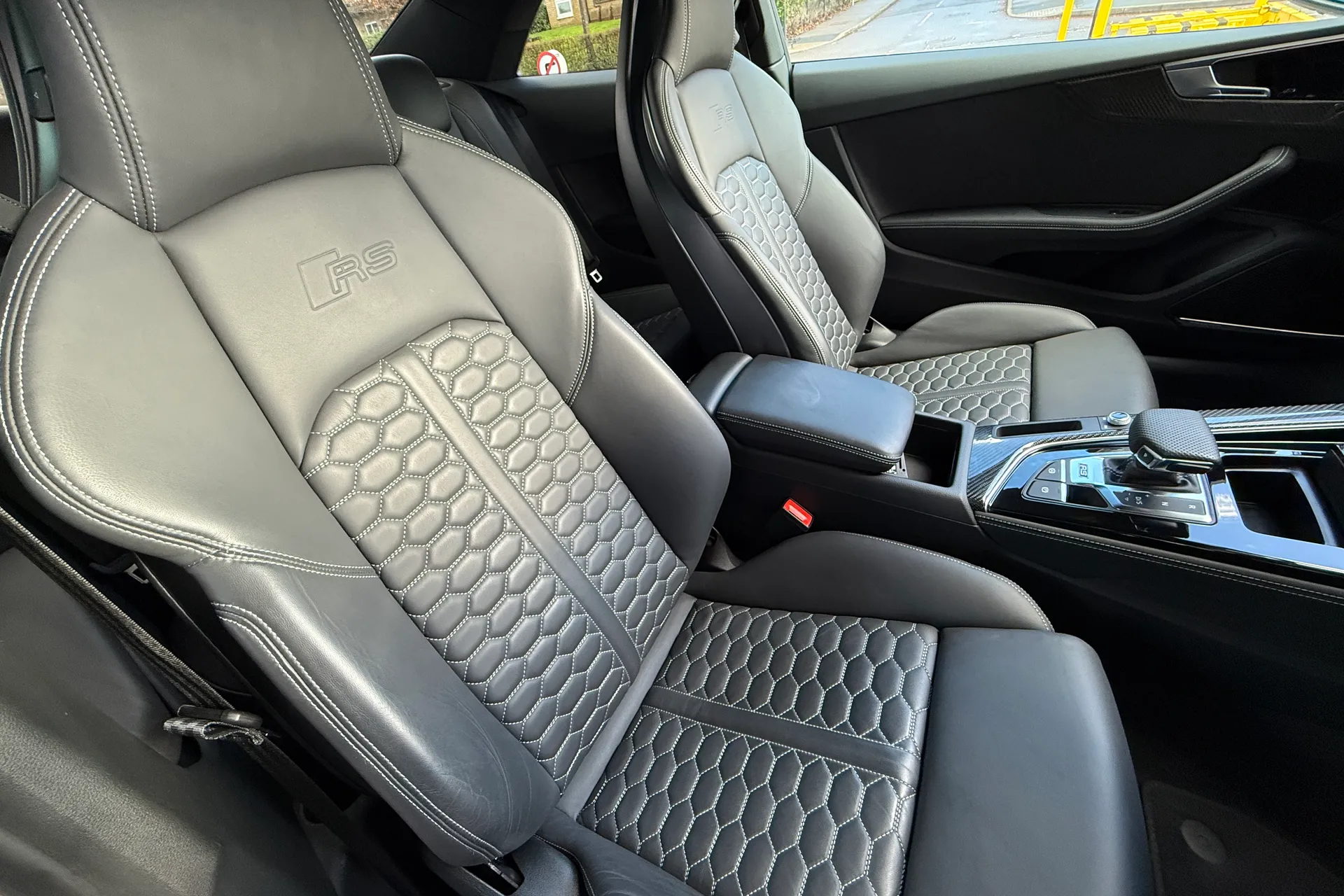 Audi RS5 thumbnail image number 43