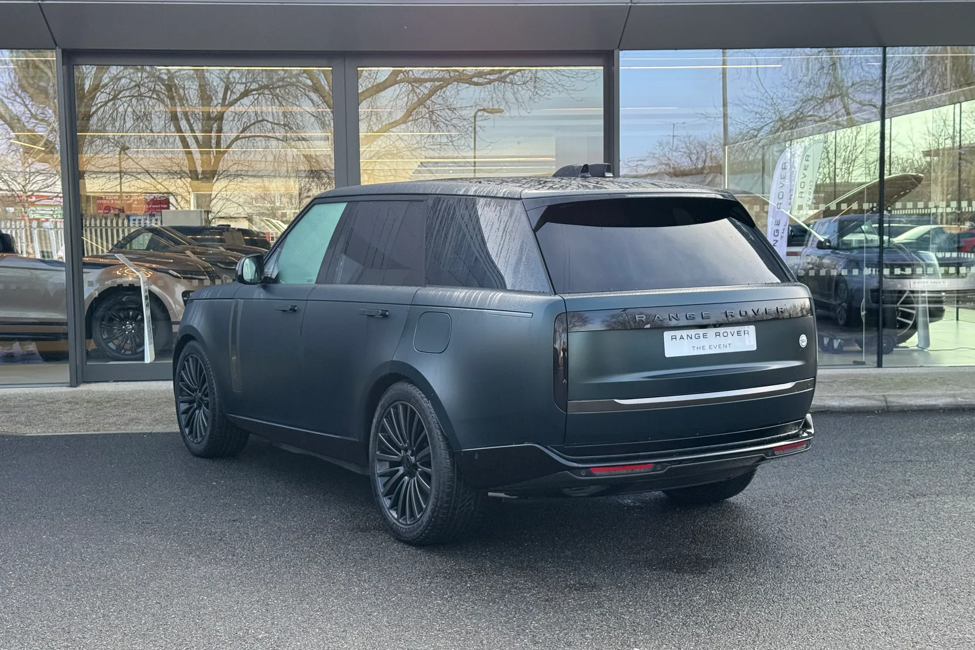 LAND ROVER RANGE ROVER thumbnail image number 2