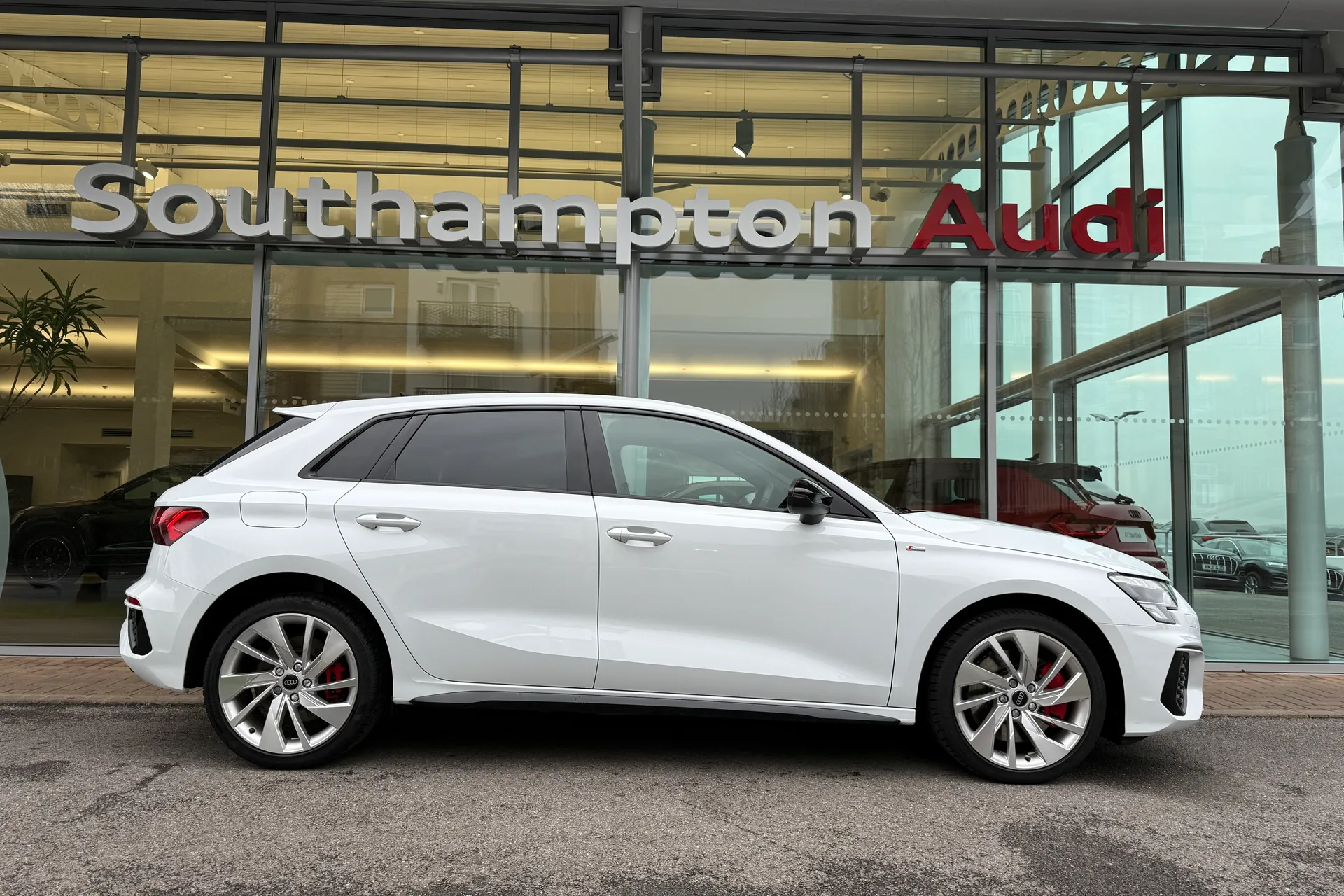 Audi A3 thumbnail image number 2