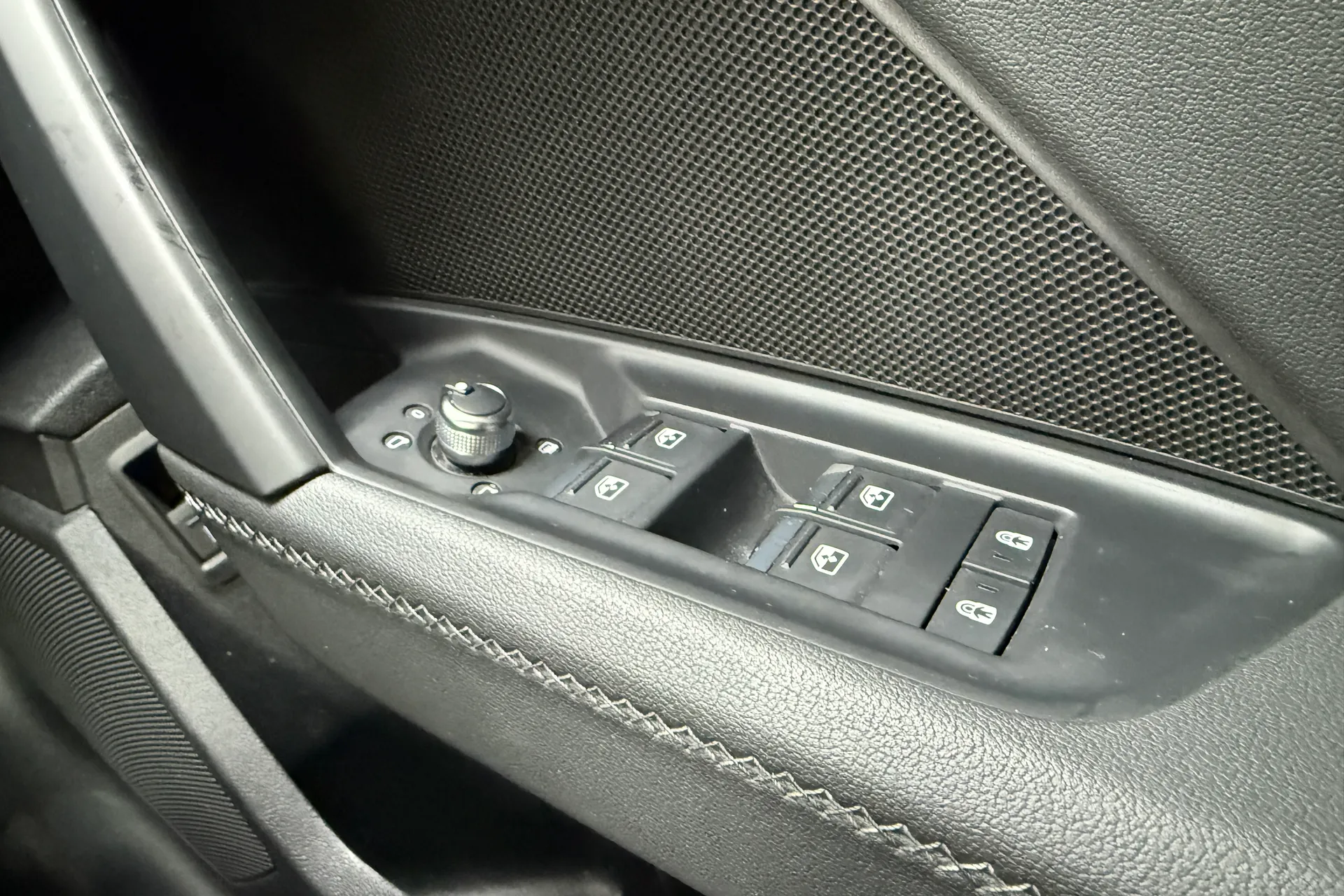 Audi A3 thumbnail image number 23