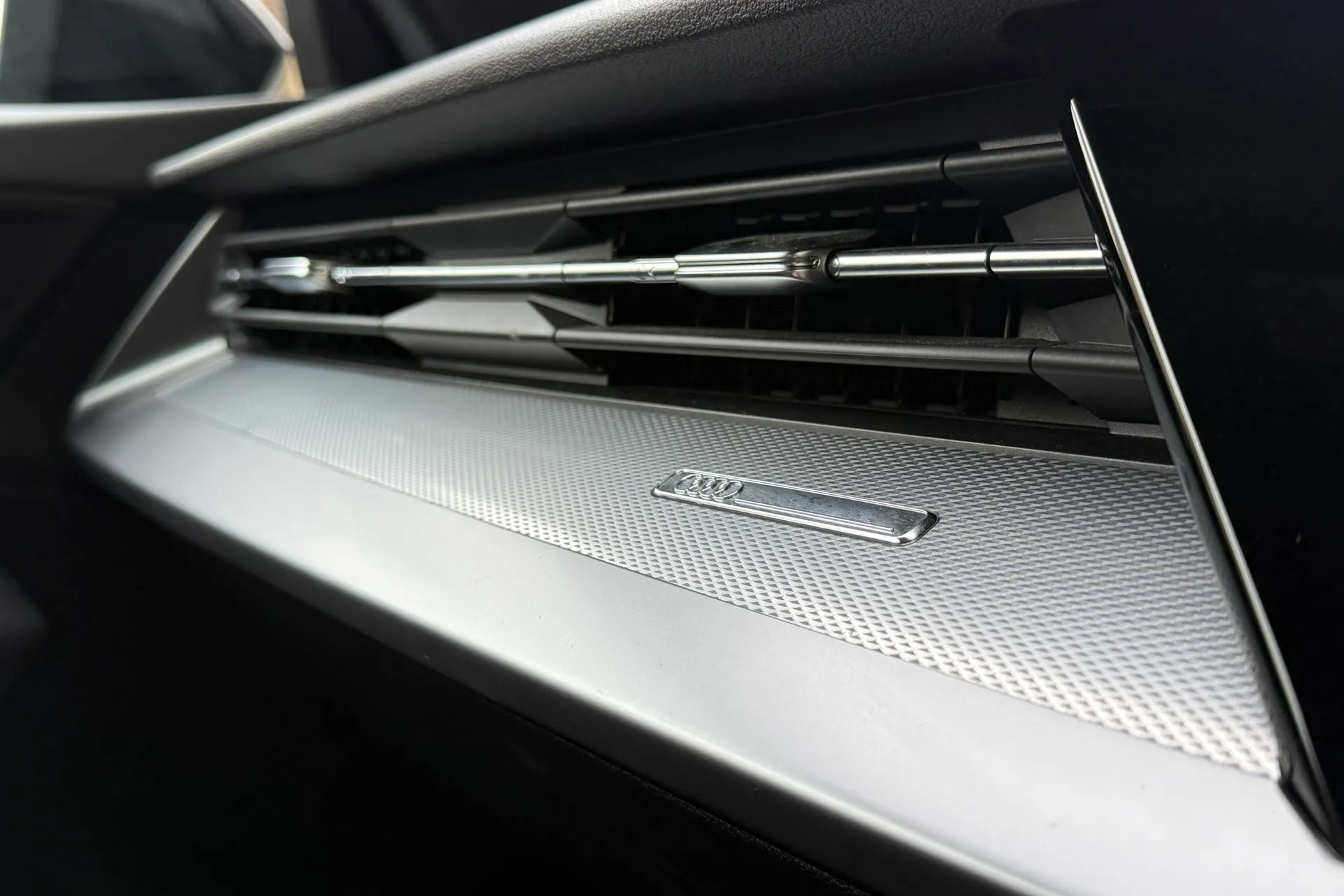 Audi A3 thumbnail image number 26