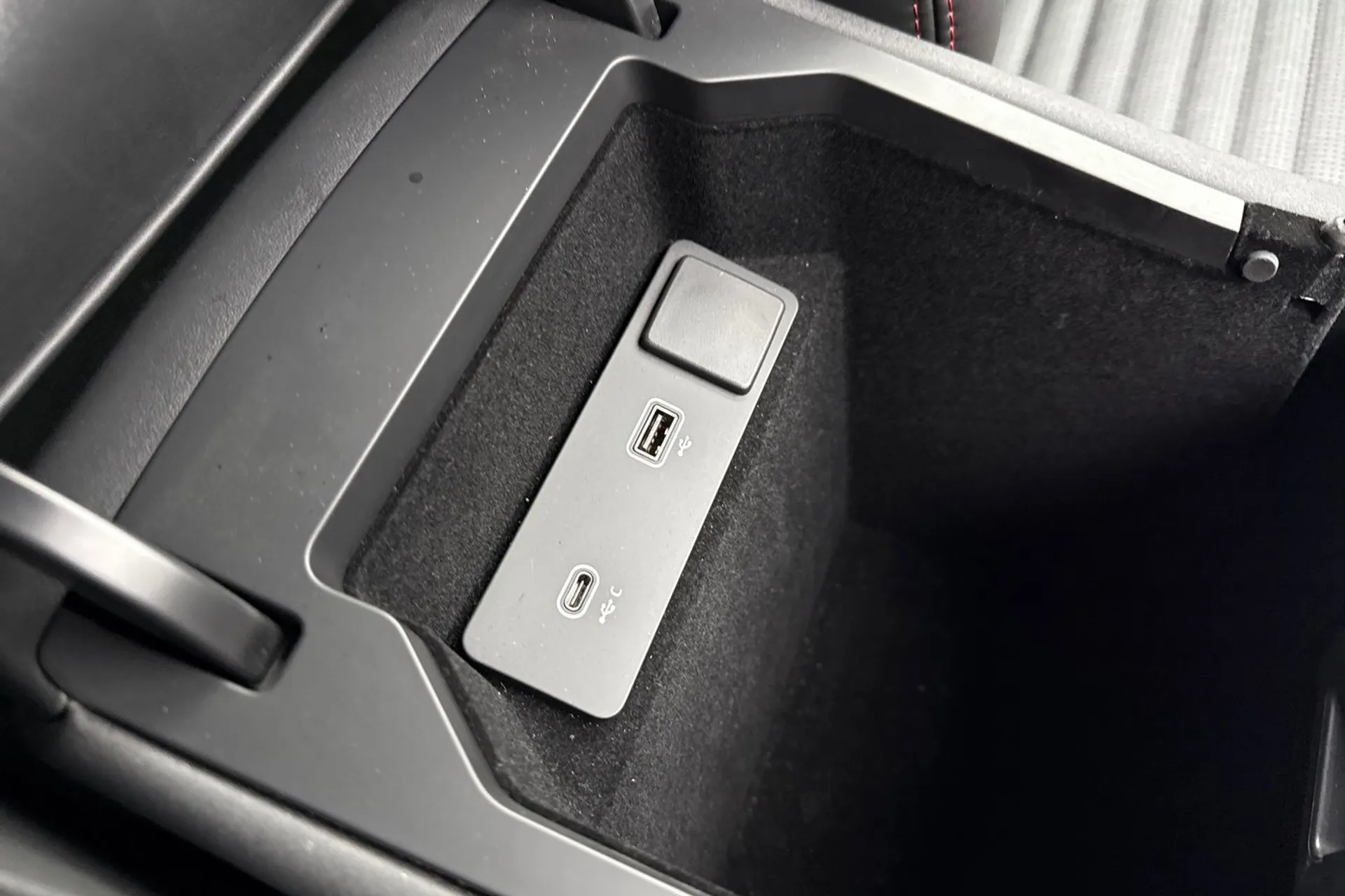 LAND ROVER DISCOVERY SPORT thumbnail image number 54