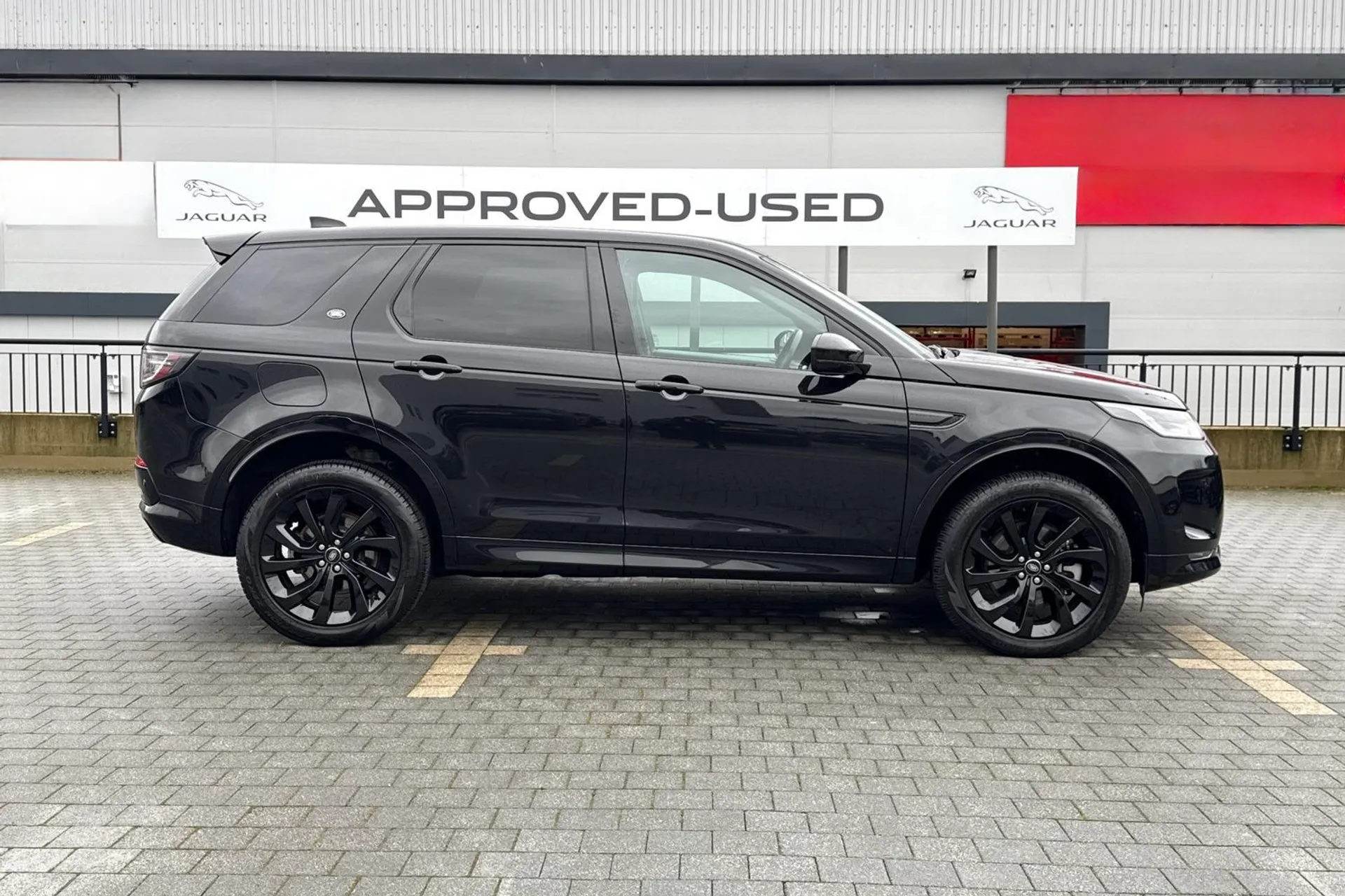 LAND ROVER DISCOVERY SPORT thumbnail image number 2