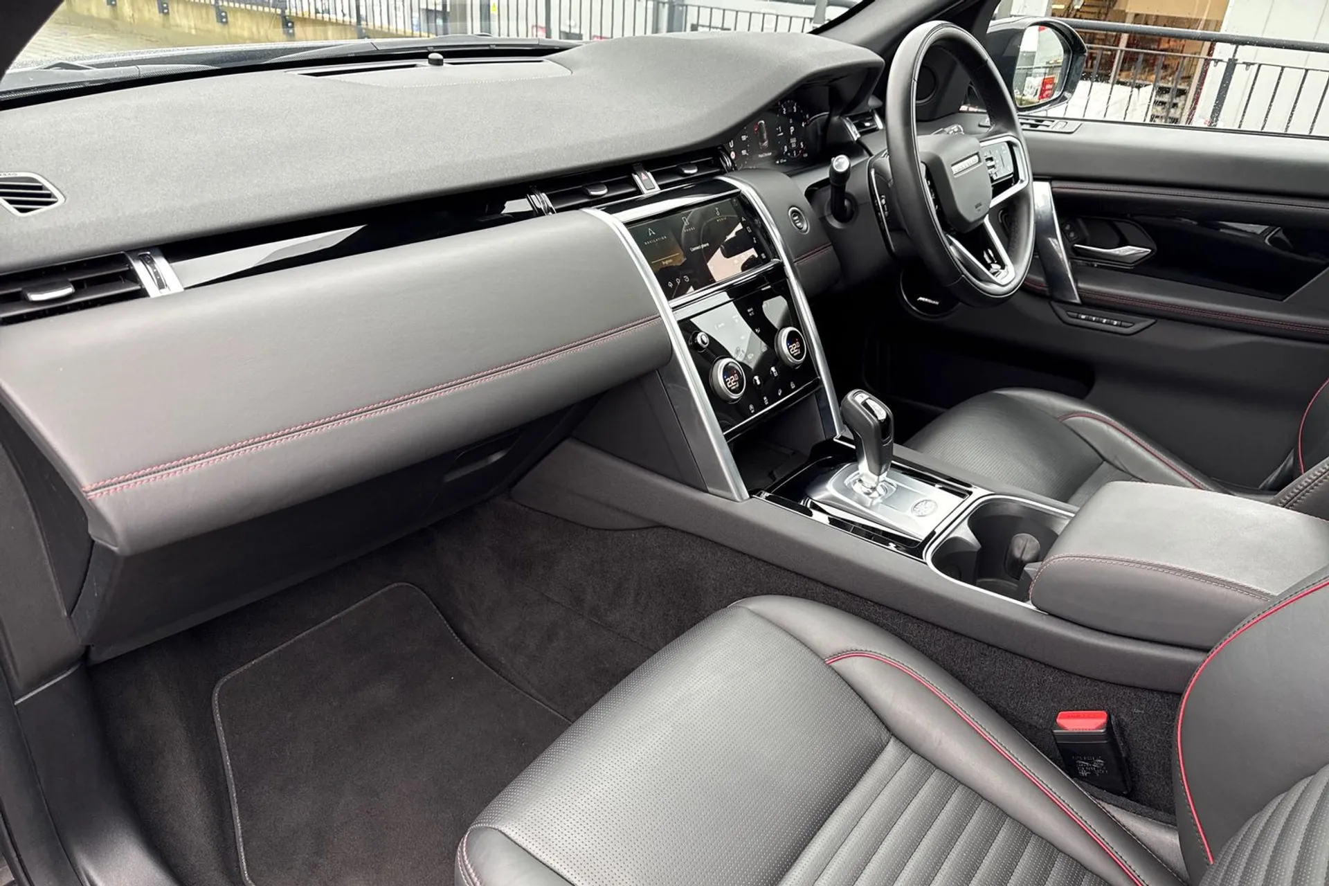 LAND ROVER DISCOVERY SPORT thumbnail image number 36