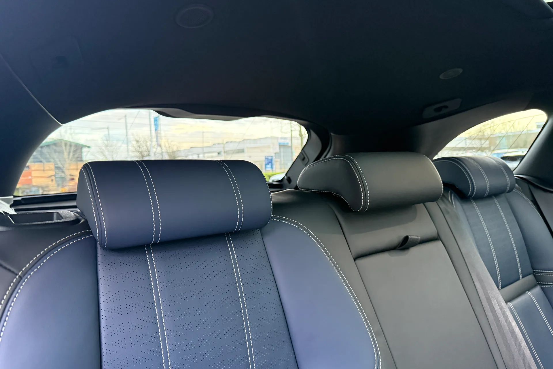 LAND ROVER RANGE ROVER VELAR thumbnail image number 40