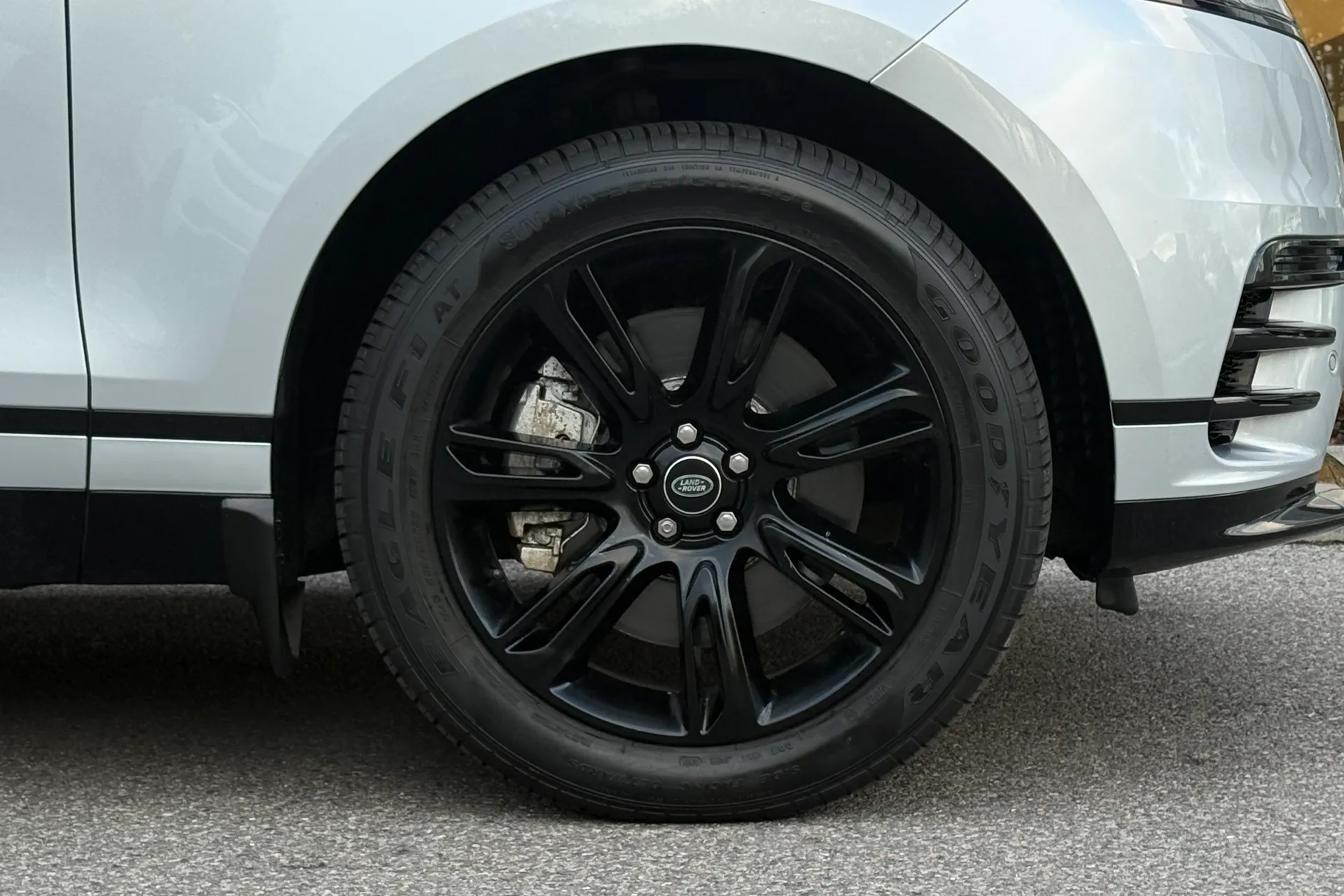 LAND ROVER RANGE ROVER VELAR thumbnail image number 18