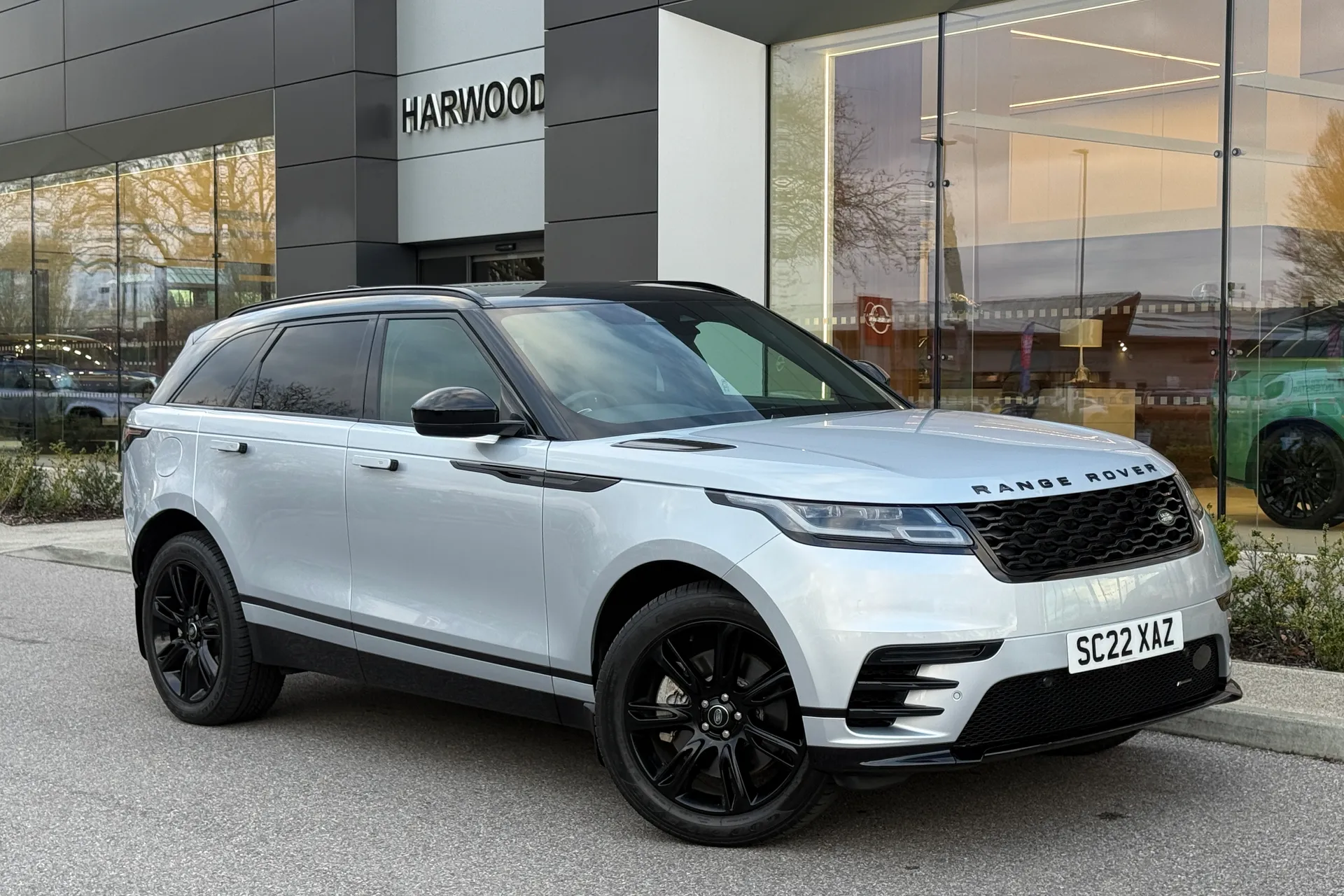 LAND ROVER RANGE ROVER VELAR focused image