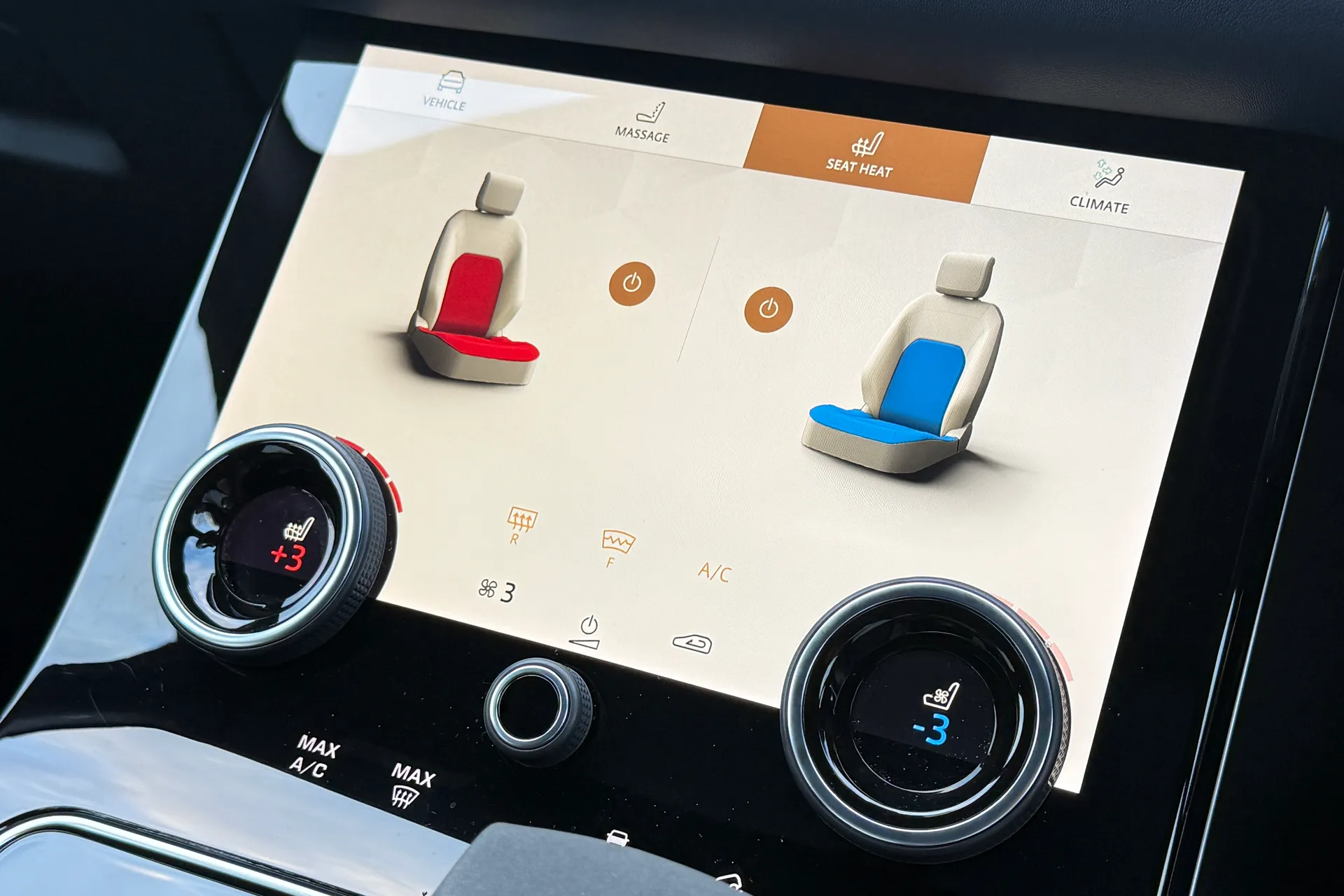 LAND ROVER RANGE ROVER VELAR thumbnail image number 30