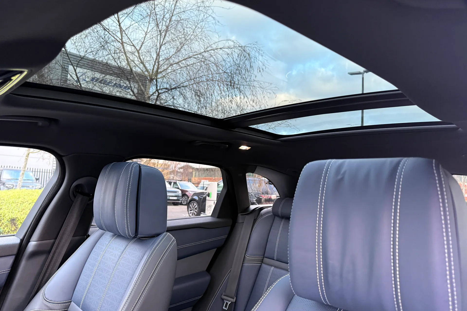 LAND ROVER RANGE ROVER VELAR thumbnail image number 5