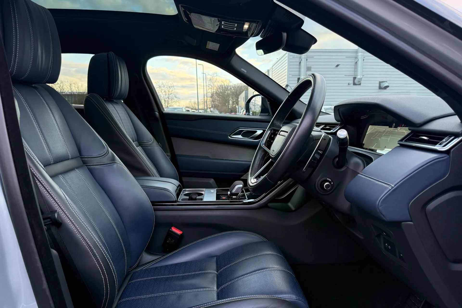 LAND ROVER RANGE ROVER VELAR thumbnail image number 44