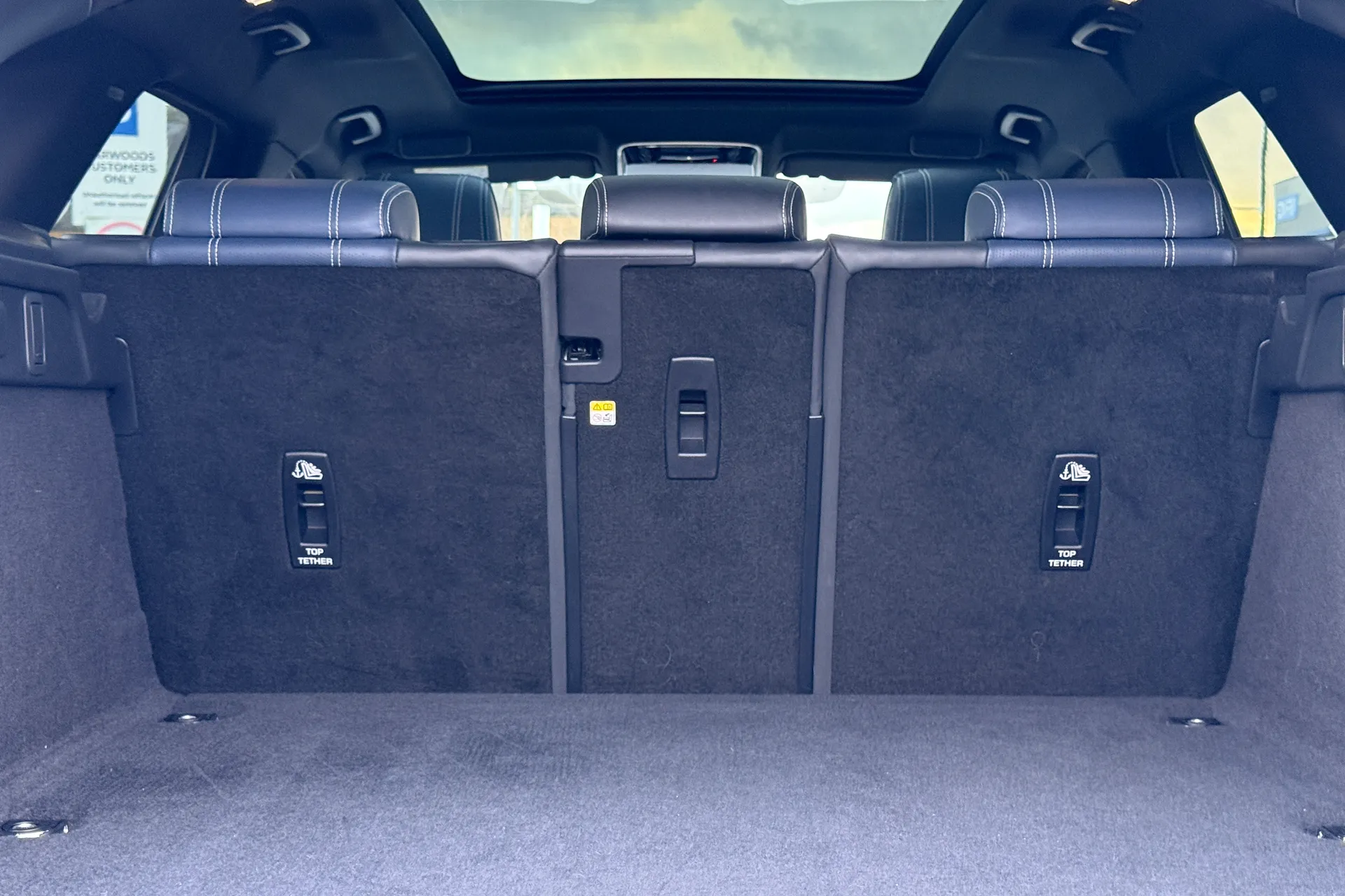 LAND ROVER RANGE ROVER VELAR thumbnail image number 35