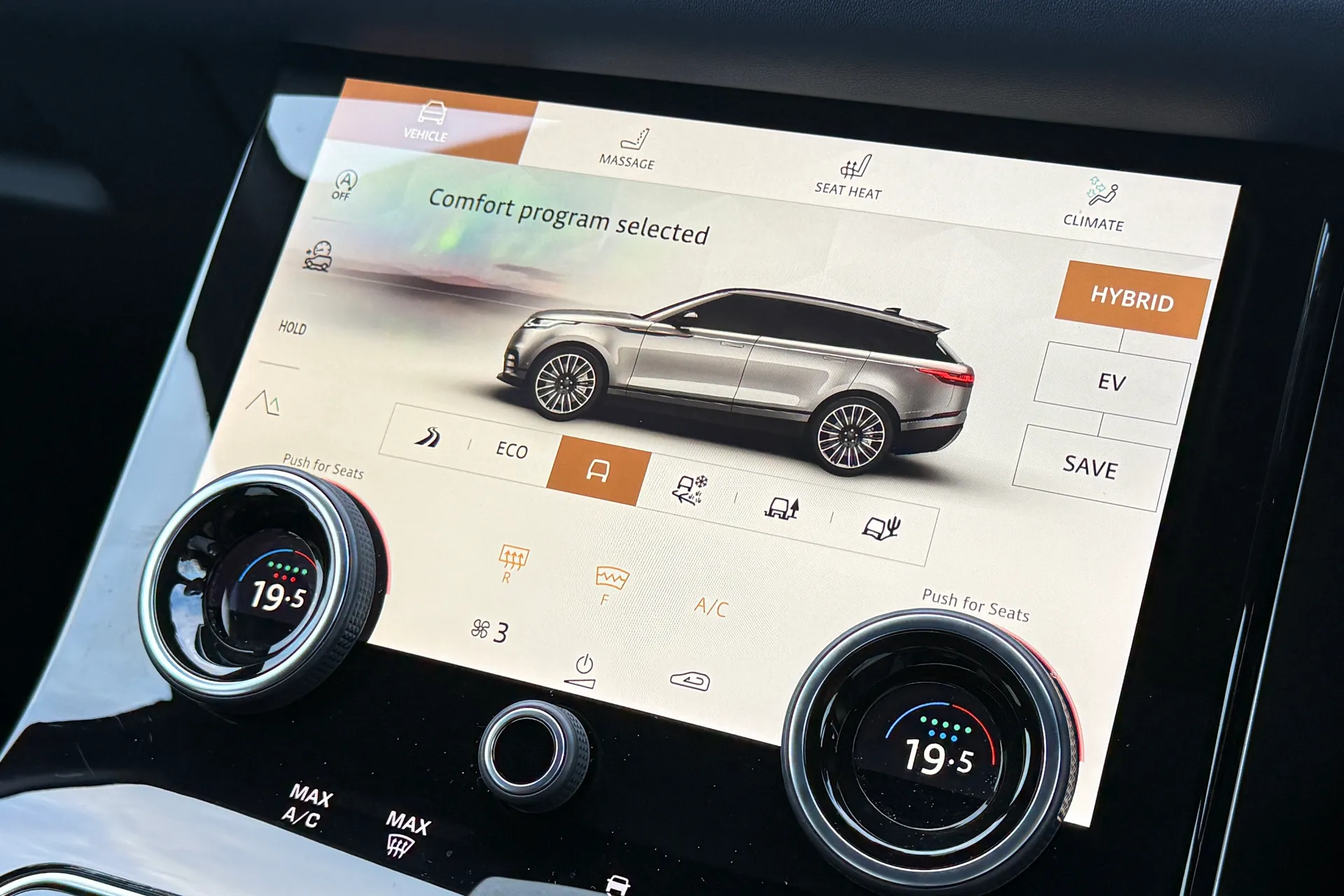 LAND ROVER RANGE ROVER VELAR thumbnail image number 32