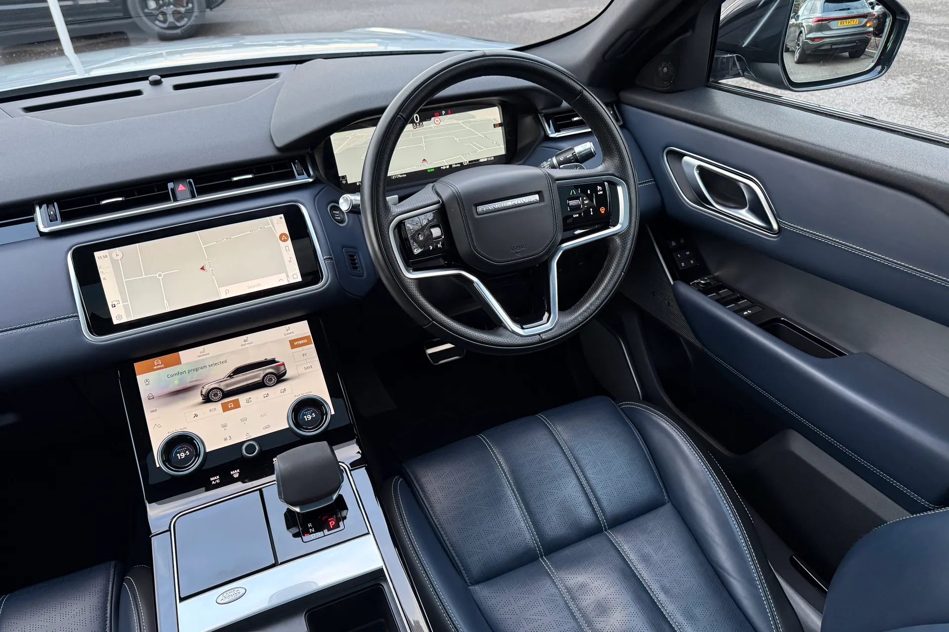 LAND ROVER RANGE ROVER VELAR thumbnail image number 26