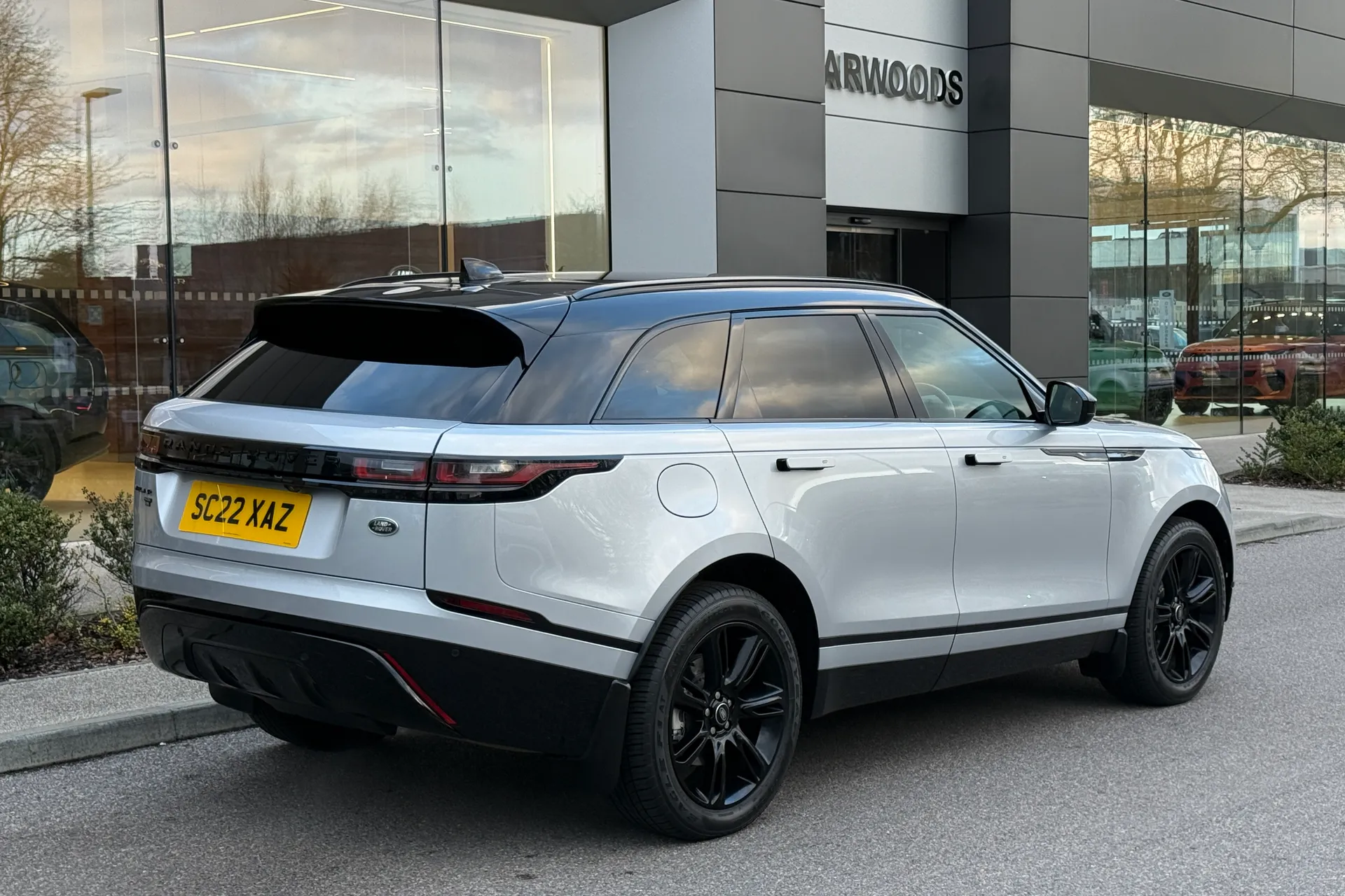 LAND ROVER RANGE ROVER VELAR thumbnail image number 11