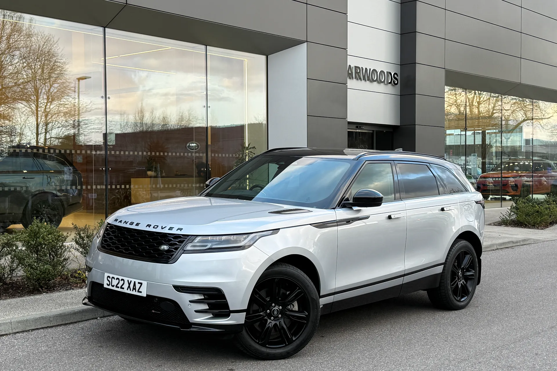 LAND ROVER RANGE ROVER VELAR thumbnail image number 17