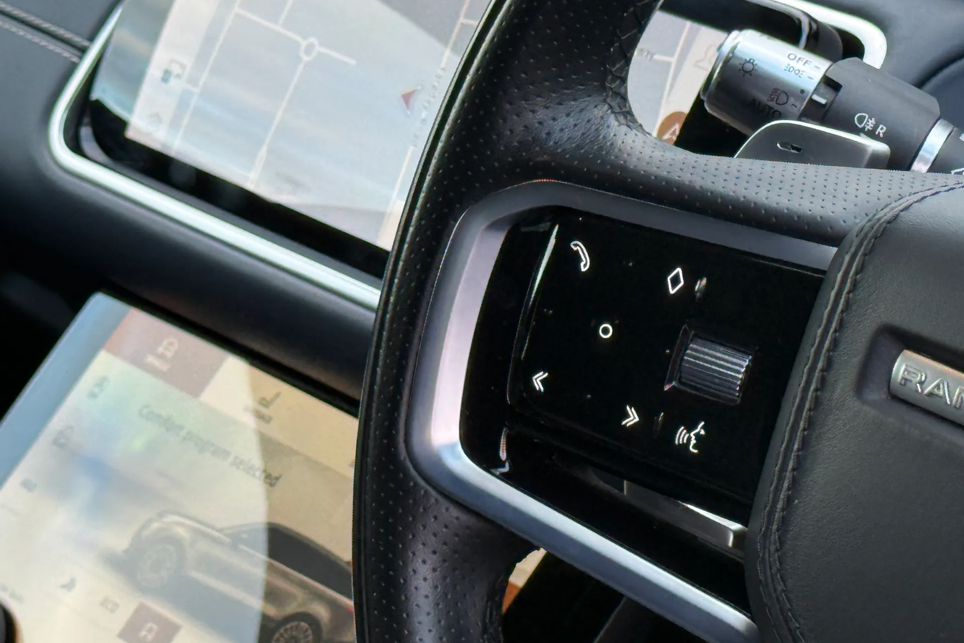 LAND ROVER RANGE ROVER VELAR thumbnail image number 49