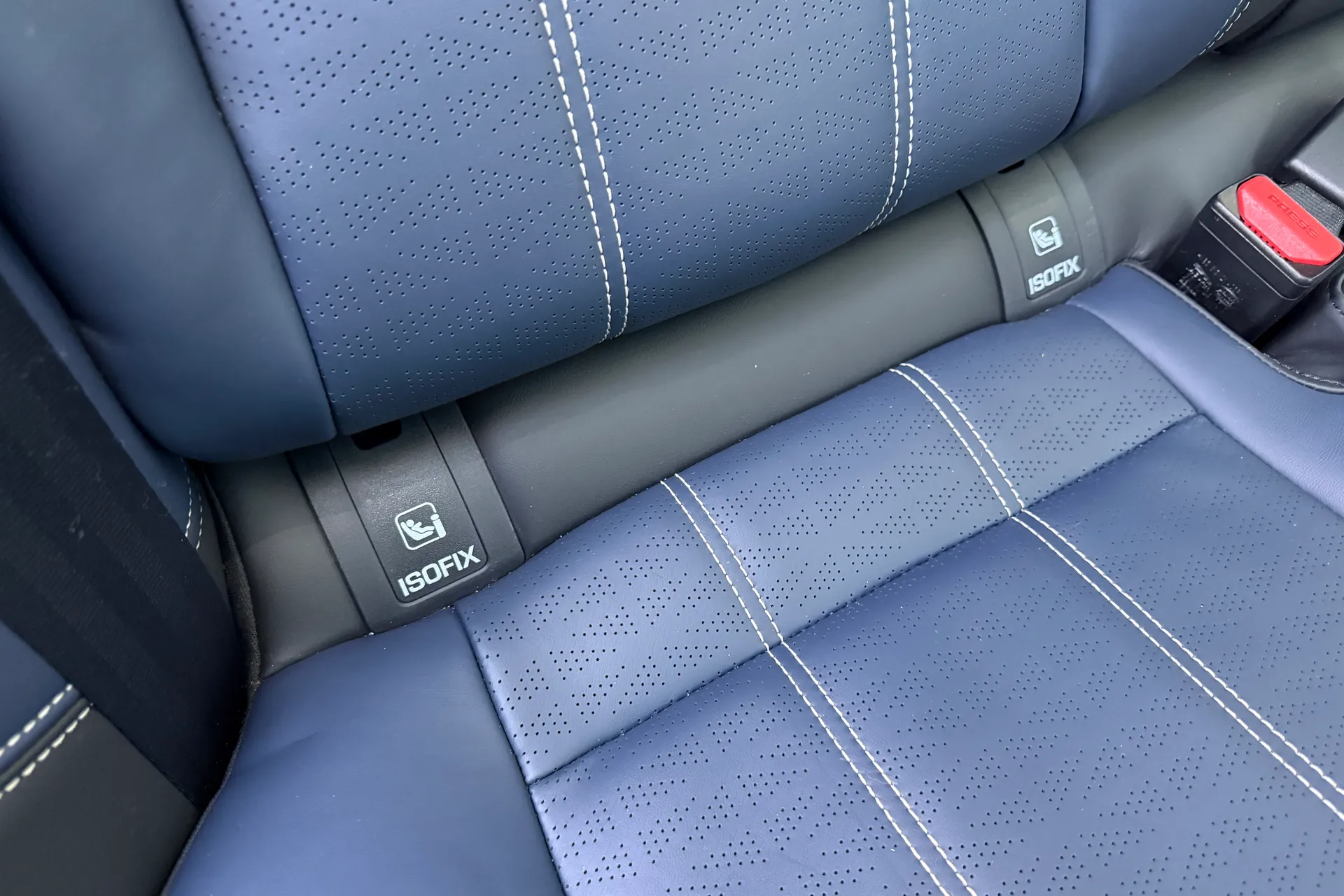 LAND ROVER RANGE ROVER VELAR thumbnail image number 39