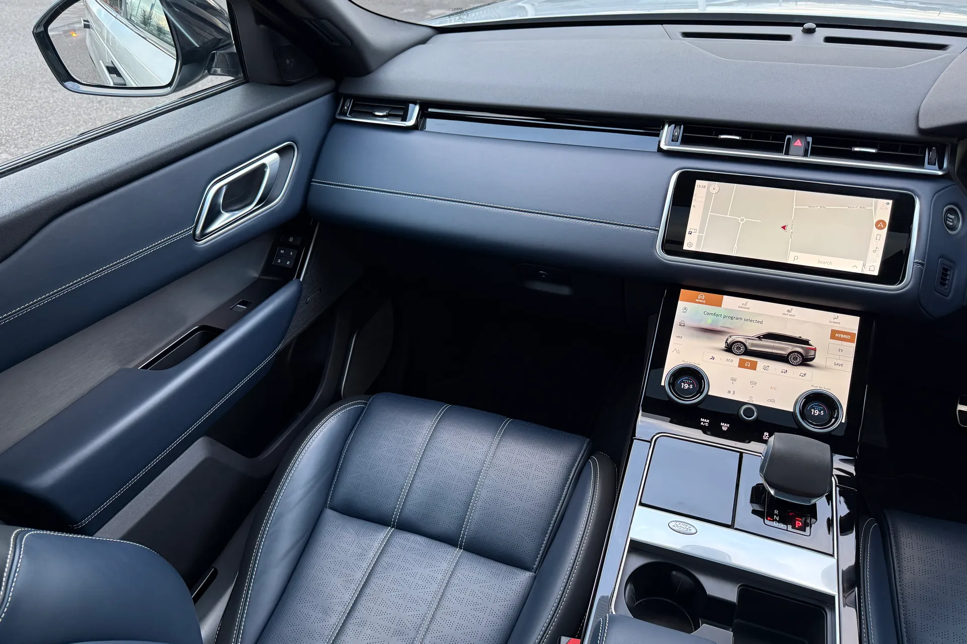 LAND ROVER RANGE ROVER VELAR thumbnail image number 23