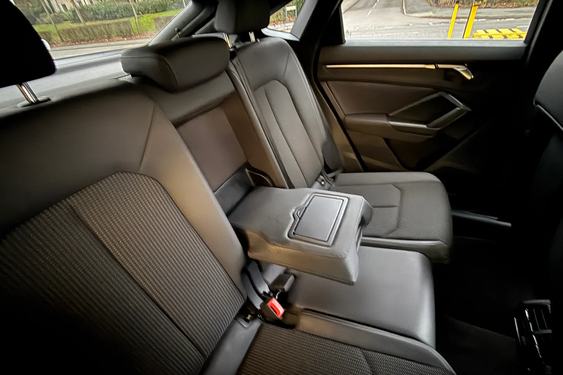 Audi Q3 thumbnail image number 35