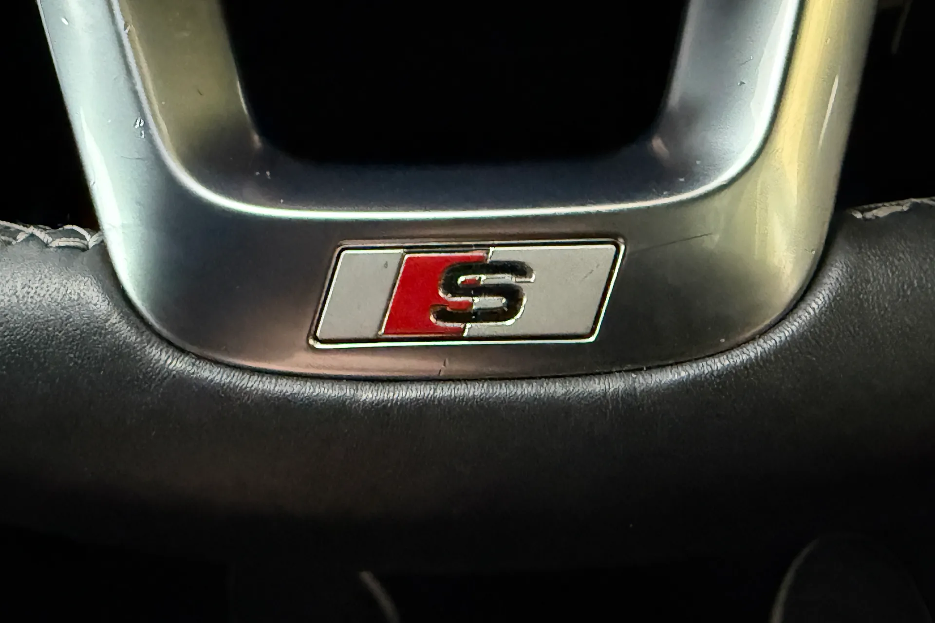 Audi Q3 thumbnail image number 20