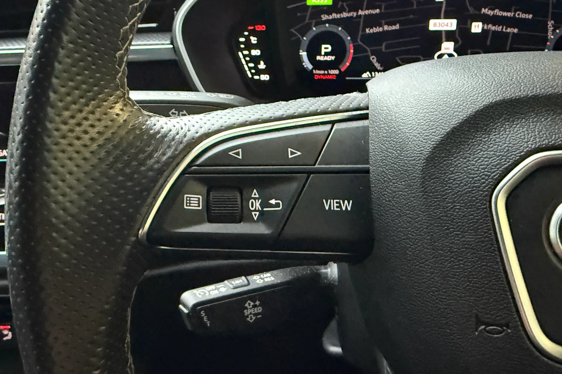 Audi Q3 thumbnail image number 17