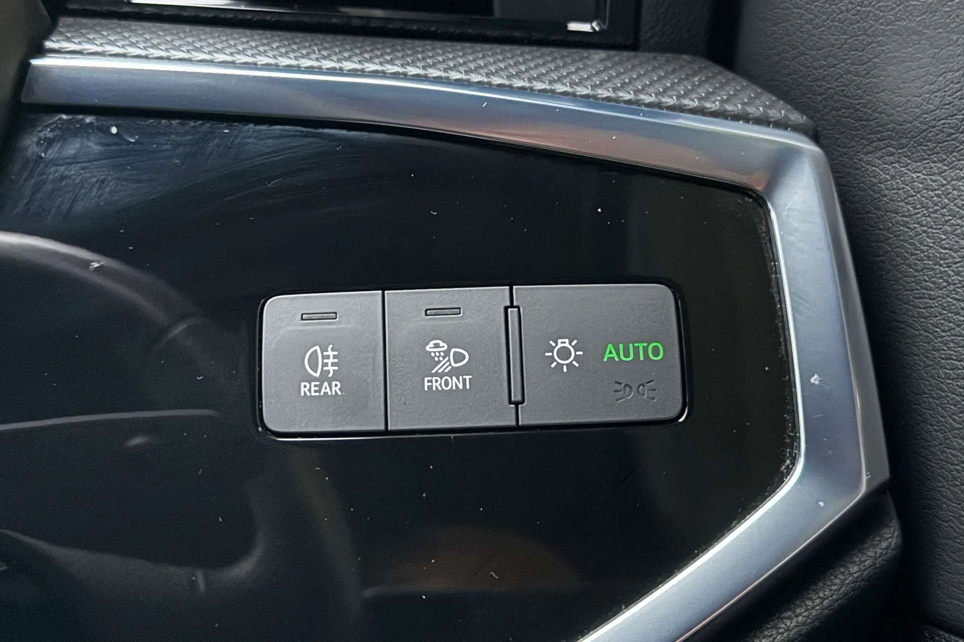 Audi Q3 thumbnail image number 21