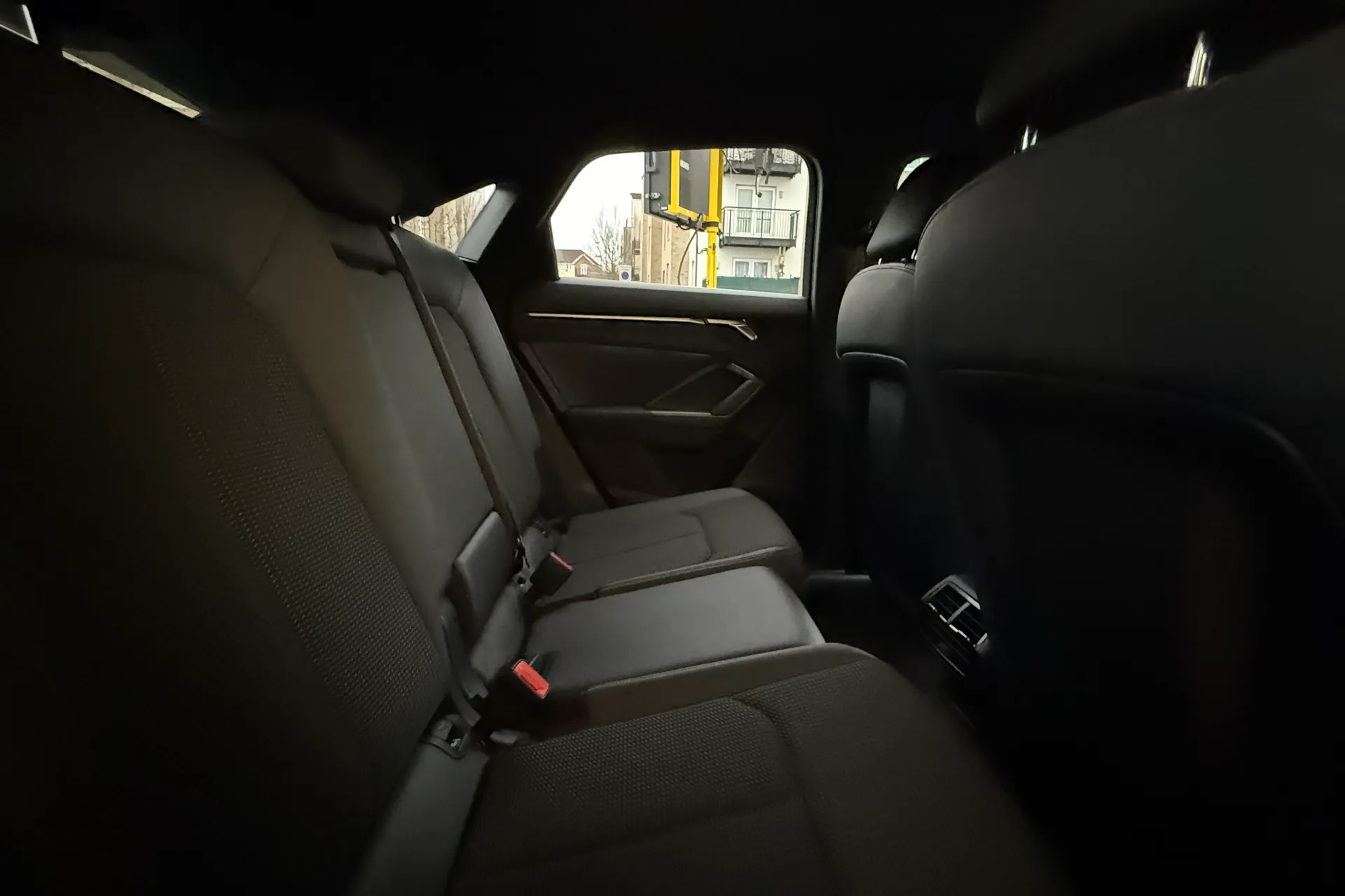 Audi Q3 thumbnail image number 33