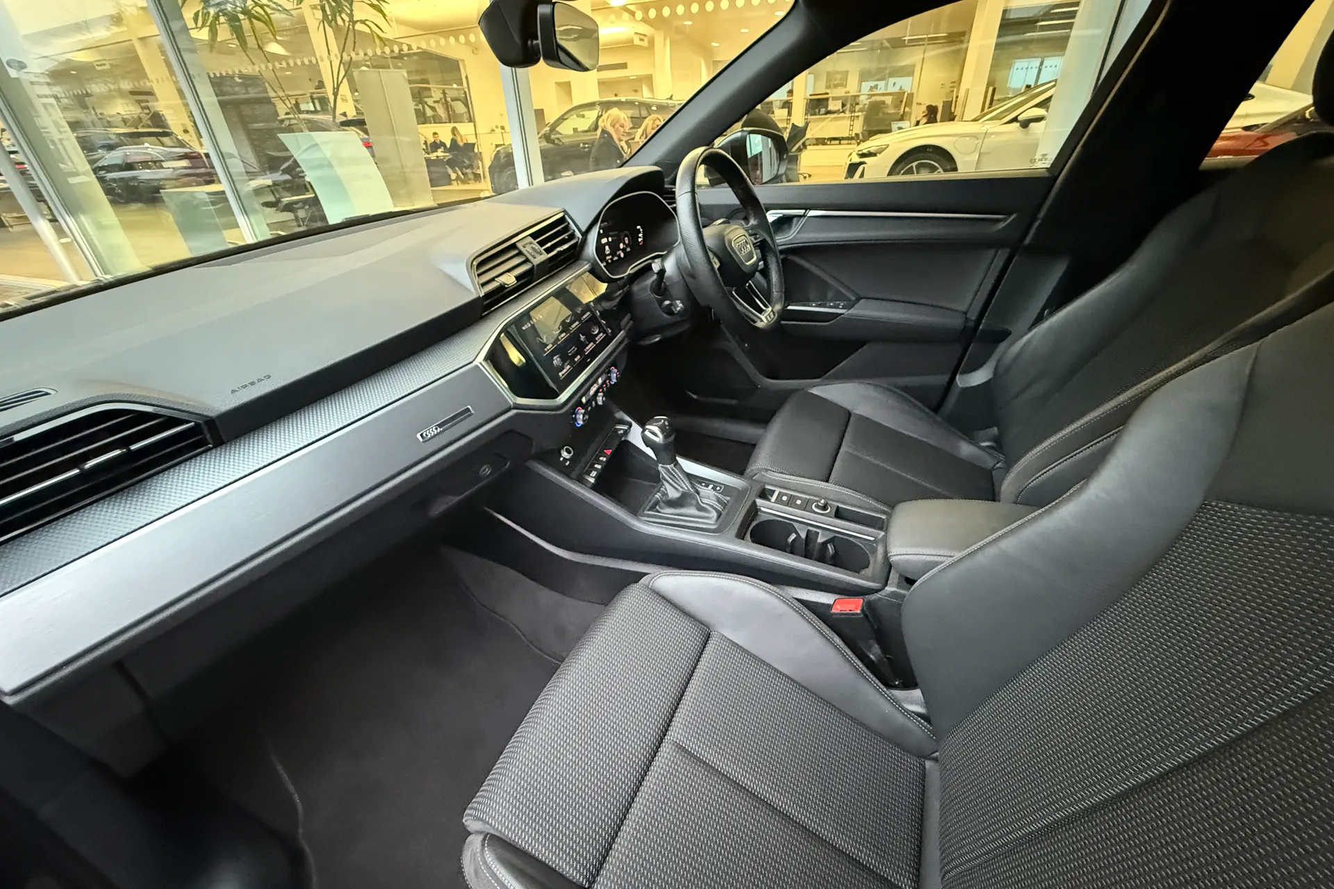 Audi Q3 thumbnail image number 49