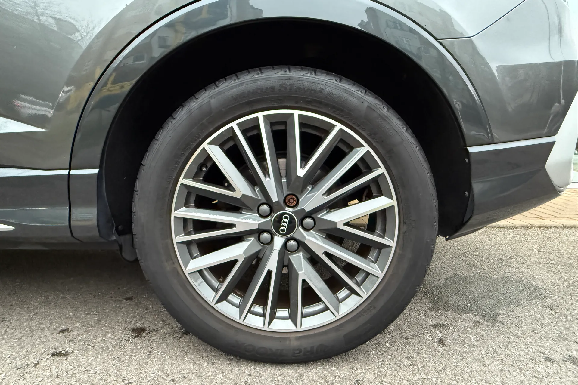 Audi Q3 thumbnail image number 4