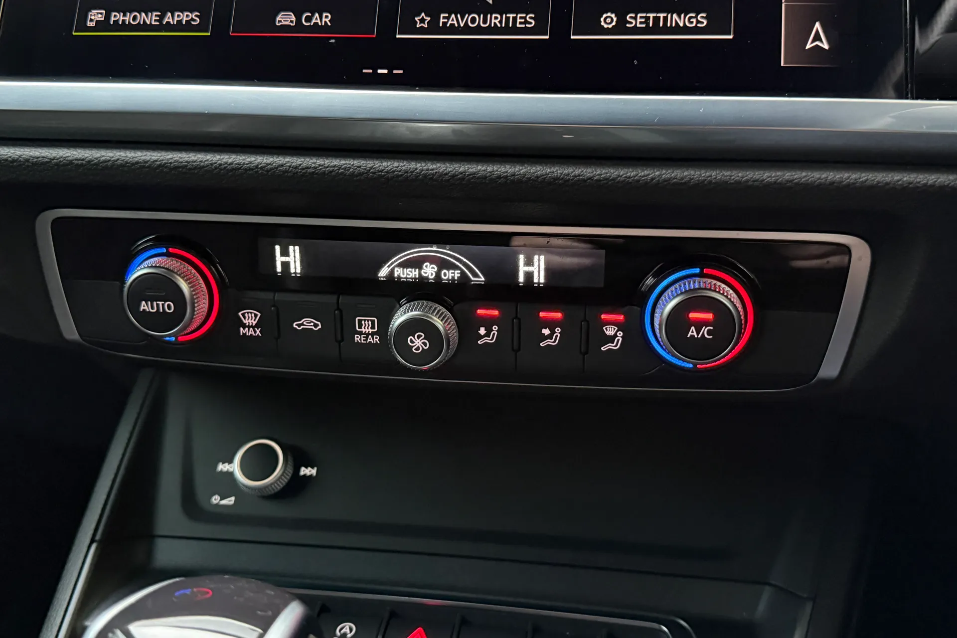 Audi Q3 thumbnail image number 13